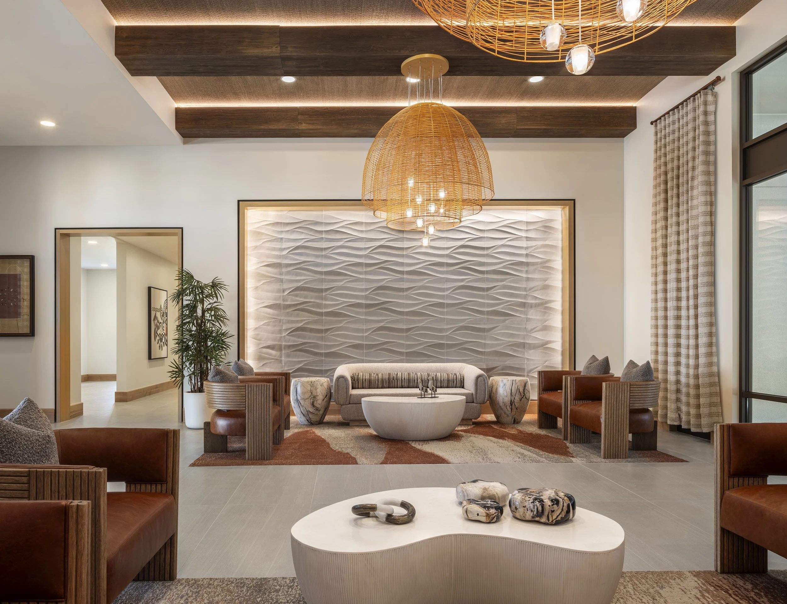 Royal Oaks_Inspirata_Pointe_Lobby_Copyright_Mike_Kelley_Davella_Studios.jpg