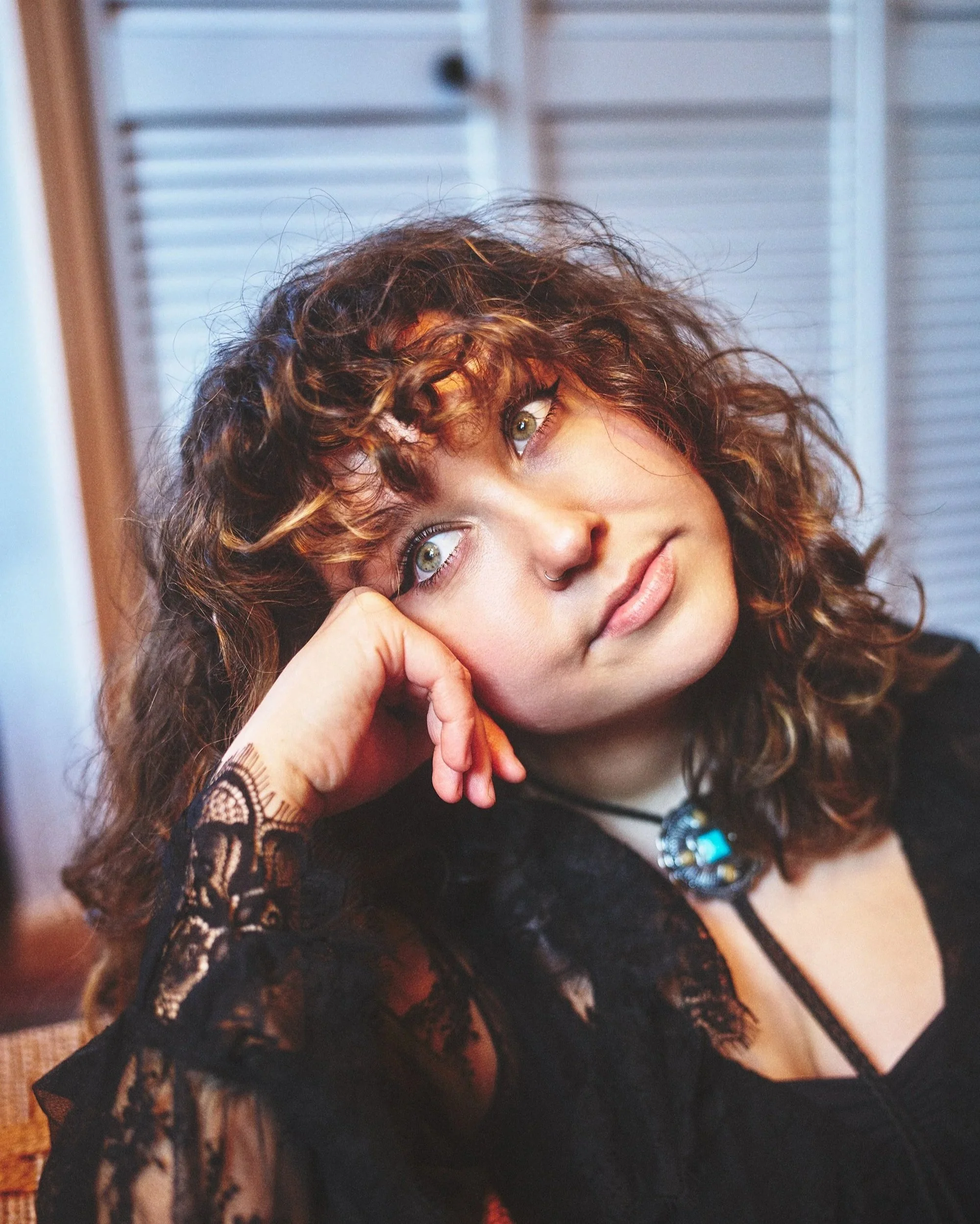 Portrait of Ellie Fern, alternative indie artist based in New York City