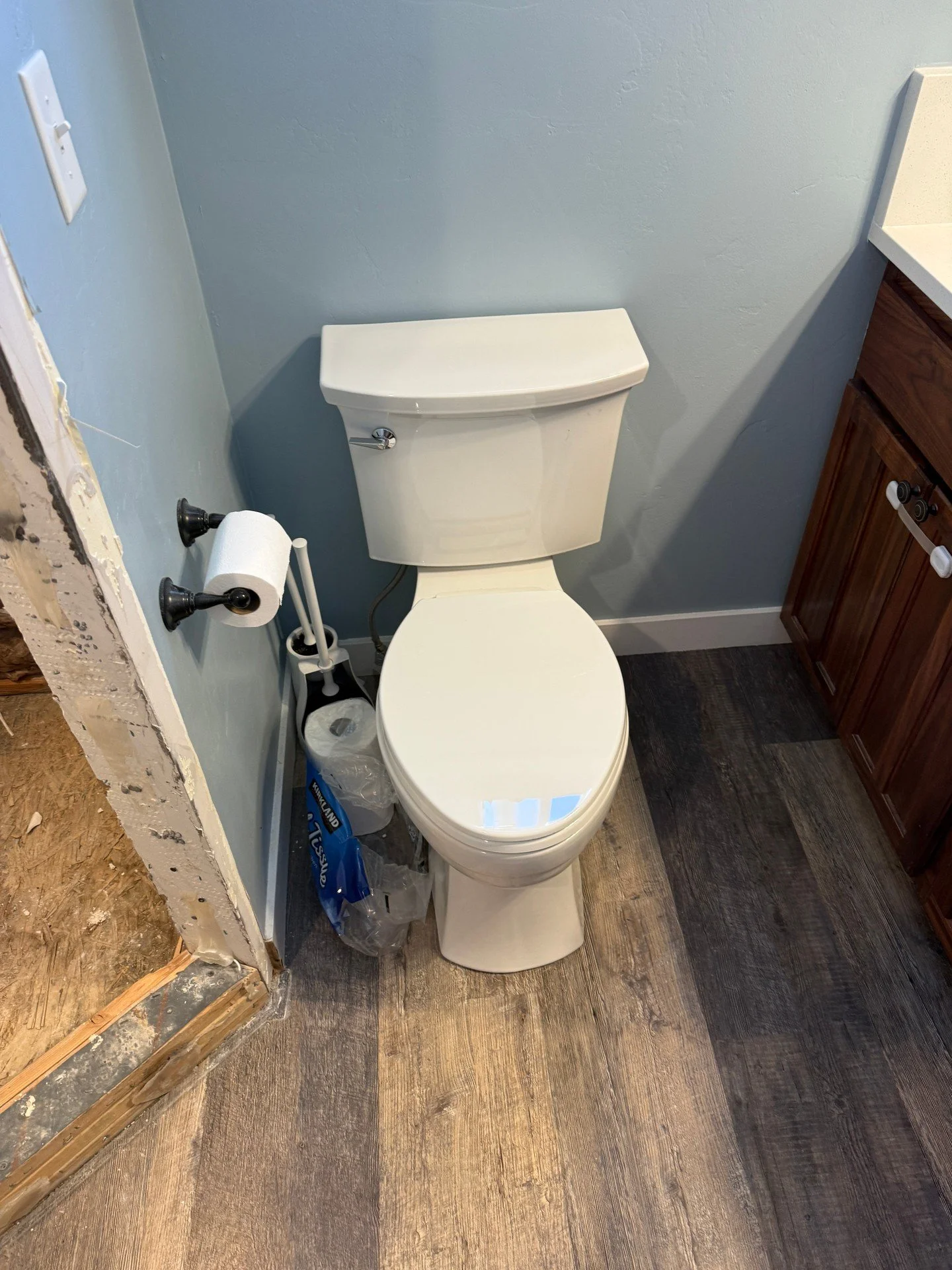 Finished up a tidy toilet set. No plumbing in sight, just a level bowl and a clean footprint. Simple work, but the details matter.

Please call/text 801-808-1236 to make an appointment

#robertsonplumbing #robertsonplumbingutah #serviceplumber #plum