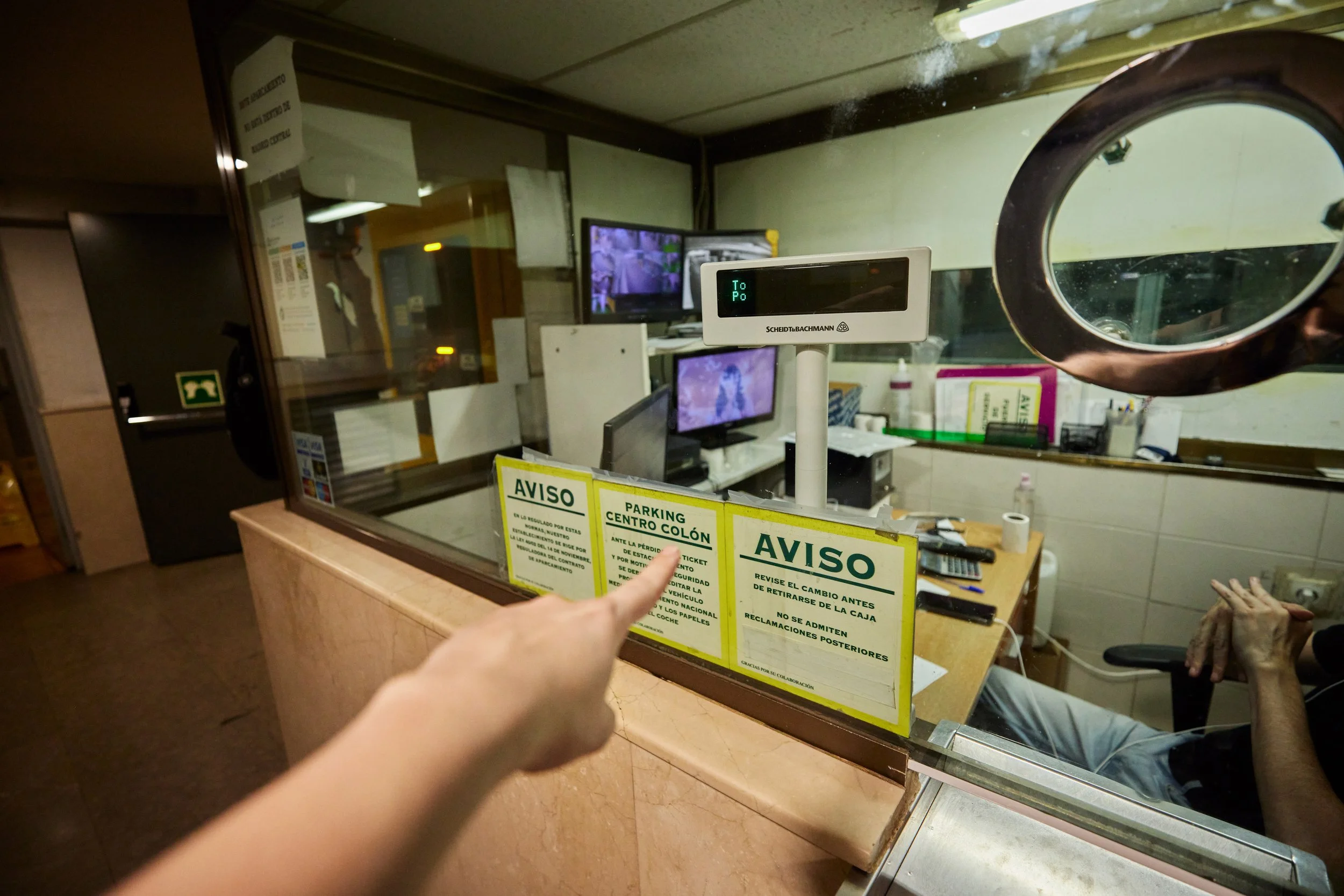 006Descubriendo Colón.jpg