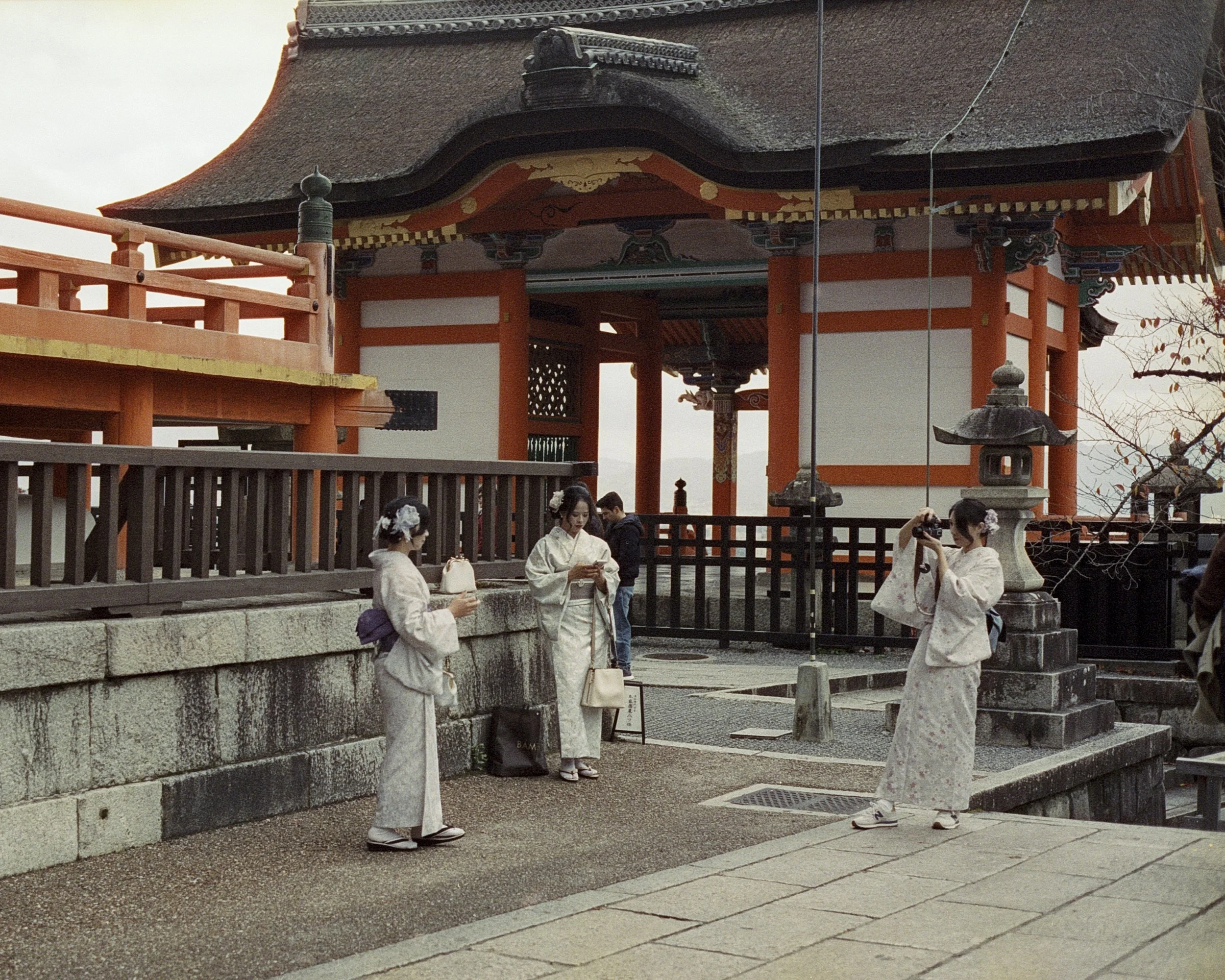 04 Instant Geishas 10mb.jpg