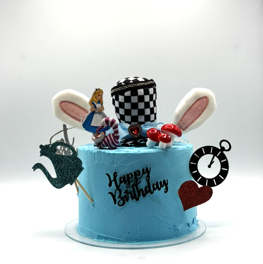 Alice in Wonderland_Cake.png