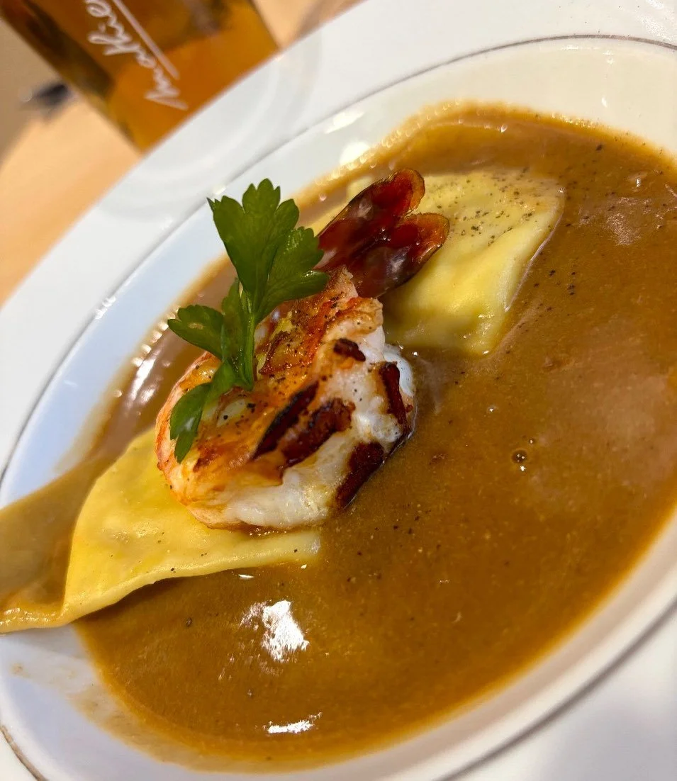 Une cr&eacute;ation raffin&eacute;e, l&eacute;g&egrave;re en bouche mais intens&eacute;ment gourmande&hellip;

#lekikalou #restaurant #caen #foliecouvrechef #assieteduchef