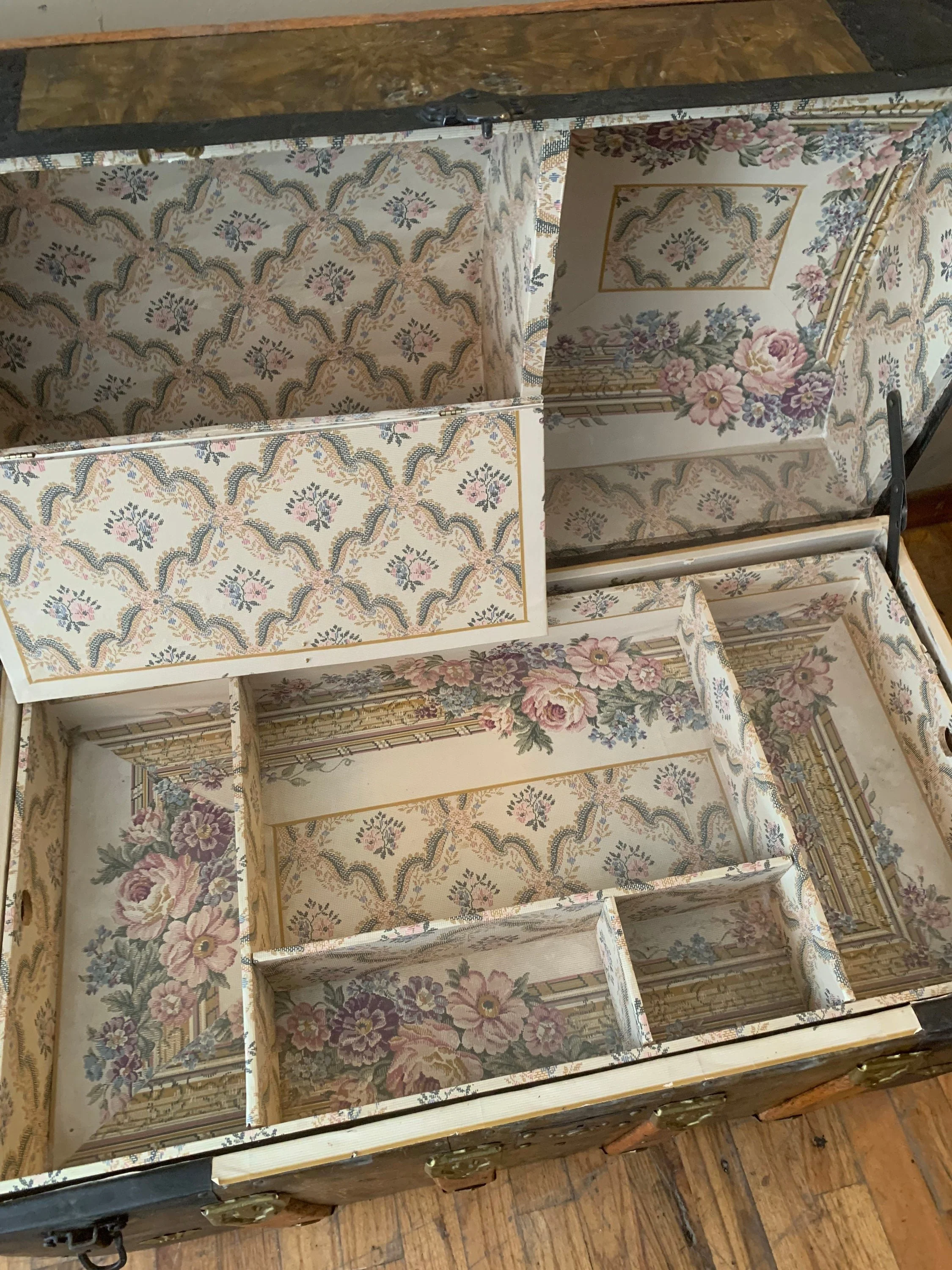 Rare original wooden interior tray redone in matching contact paper for clean, snag-free storage