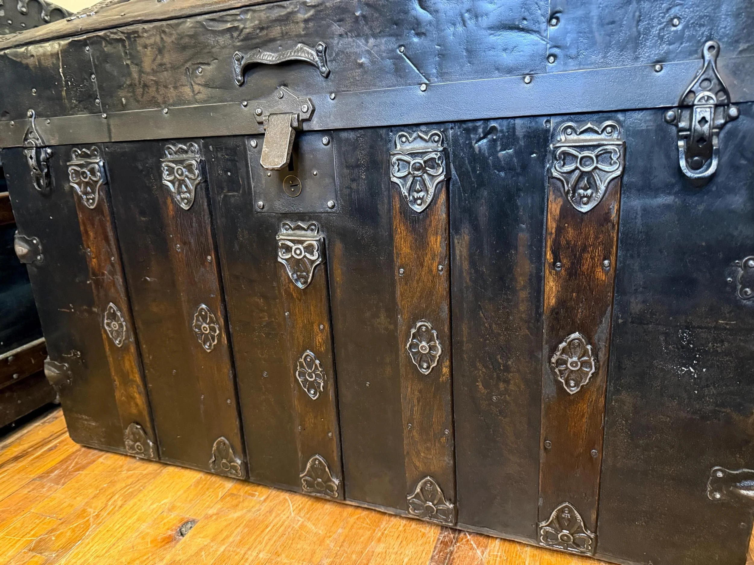 Heirloom gift trunk for weddings and special occasions