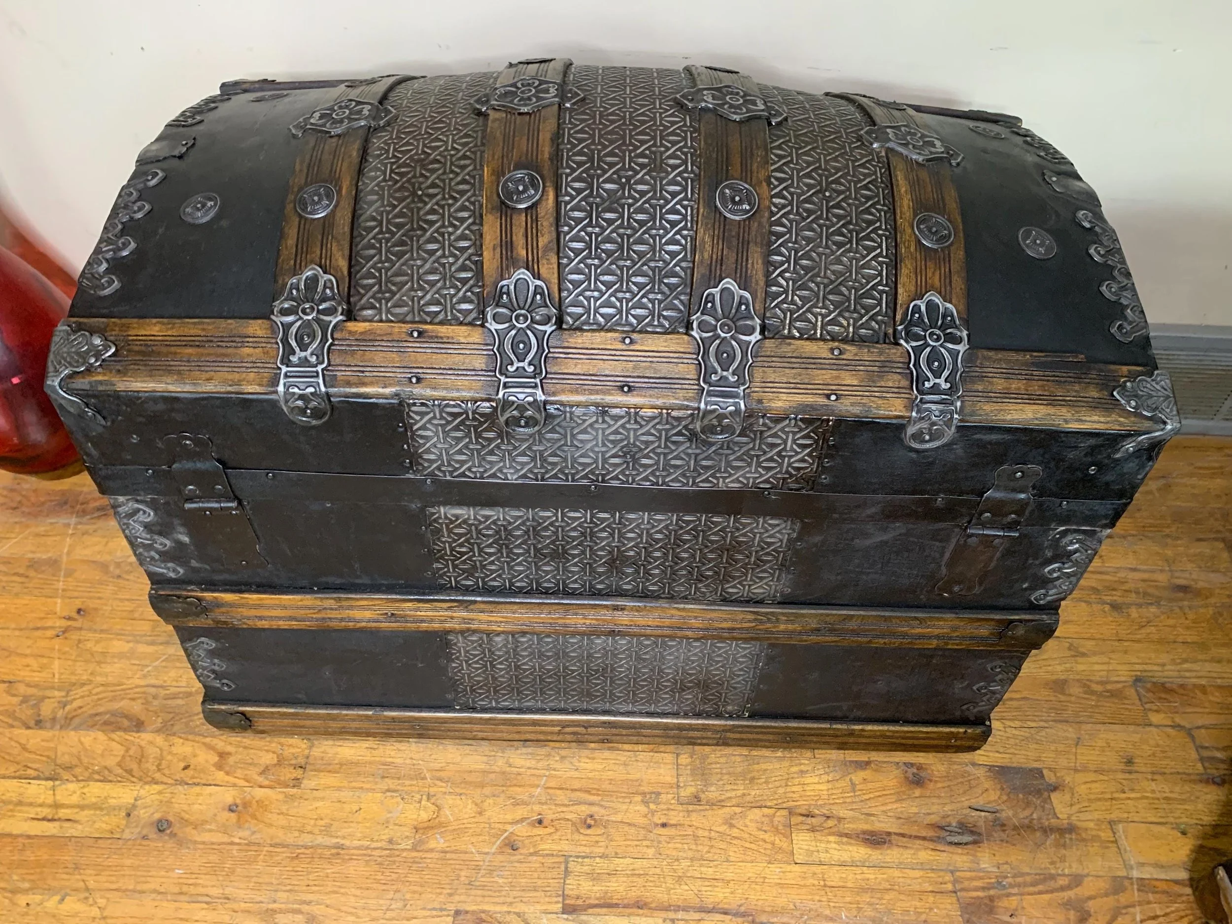 Authentic rare Saratoga style vintage trunk curated and restored by Angelina Nikon.