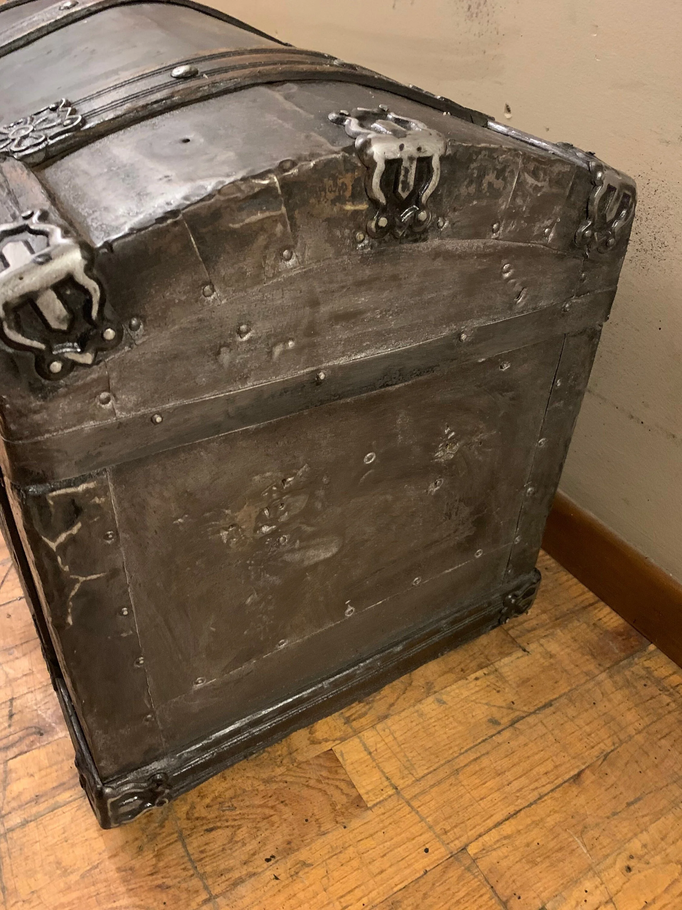 Small vintage humpback trunk with refinished exterior