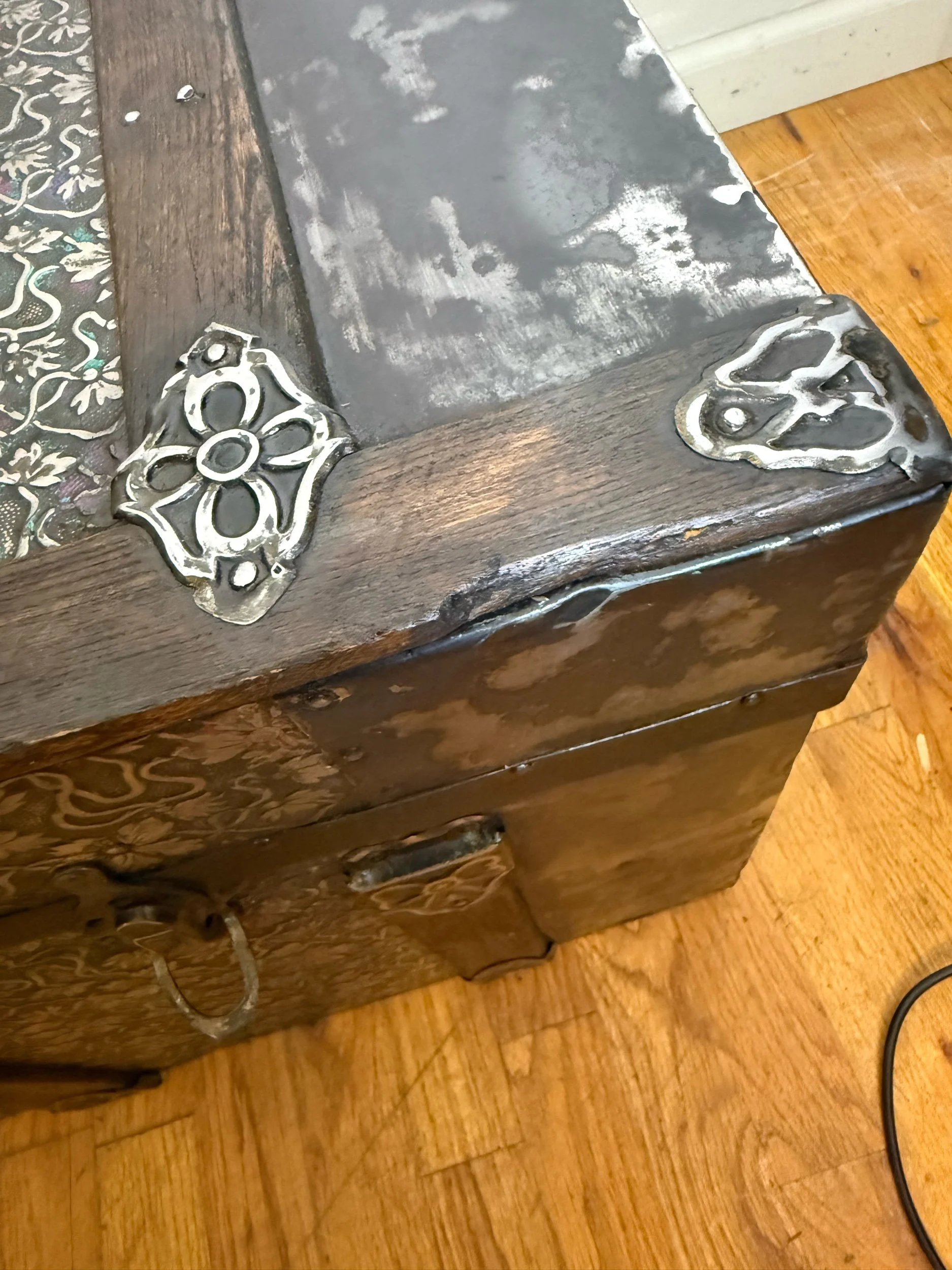 Authentic early 1900s flat top travel trunk