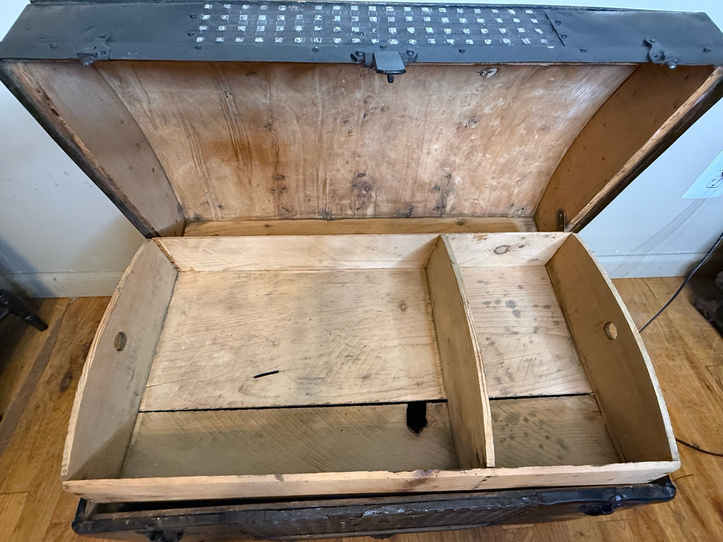Original removable tray inside Victorian antique steamer trunk