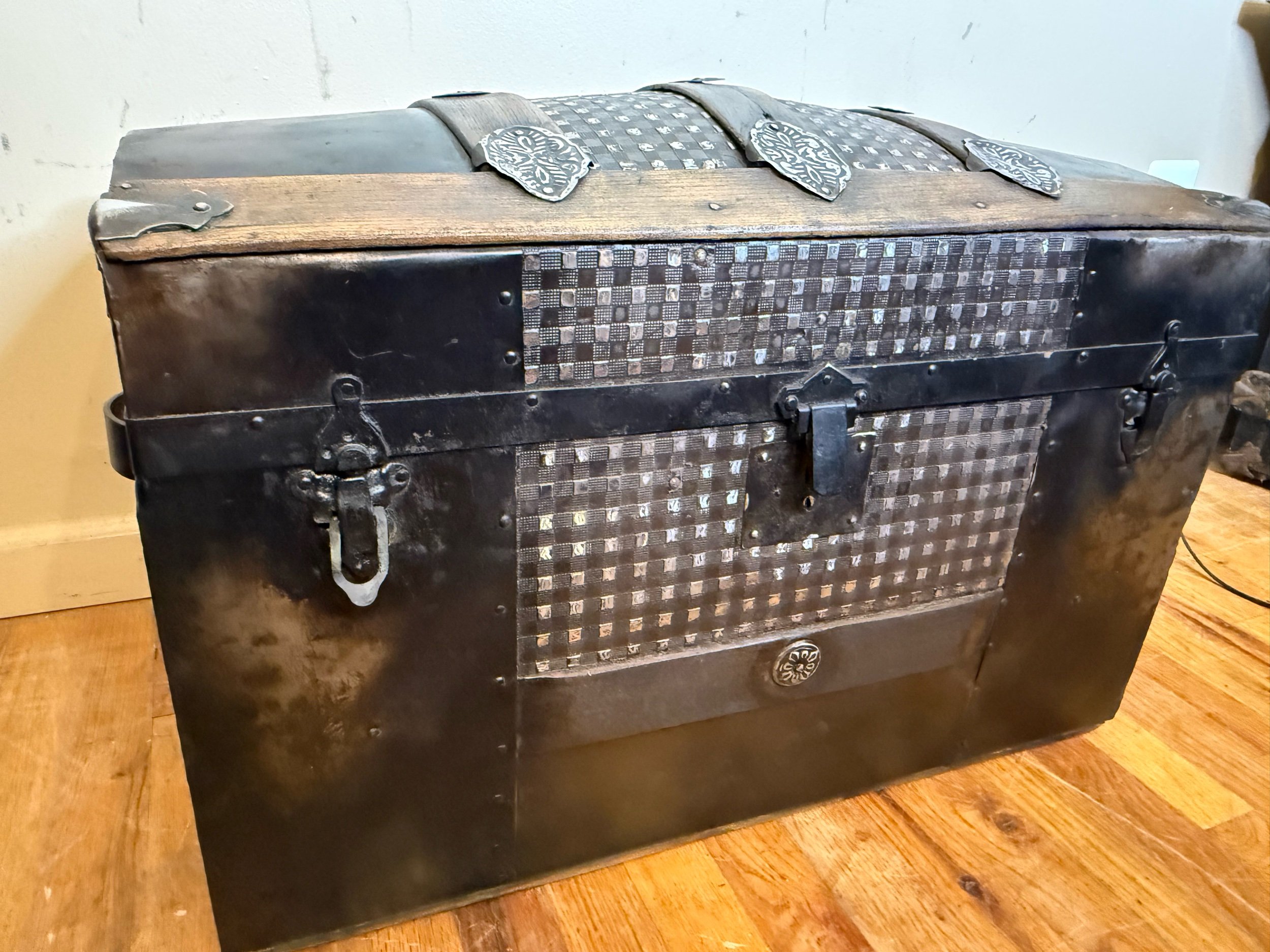 Restored Saratoga dome top trunk with original antique character