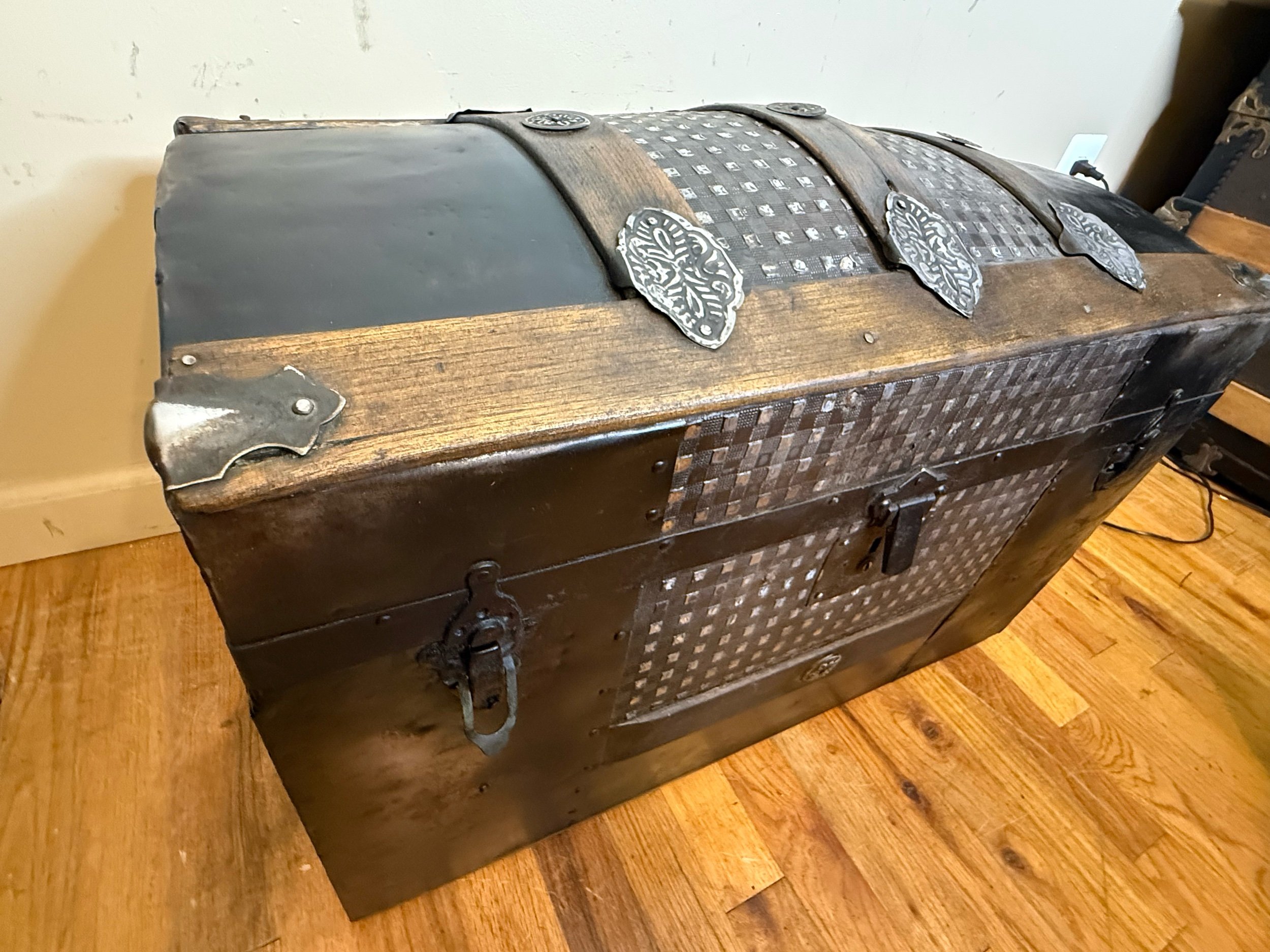 One of a kind refinished Saratoga antique steamer trunk