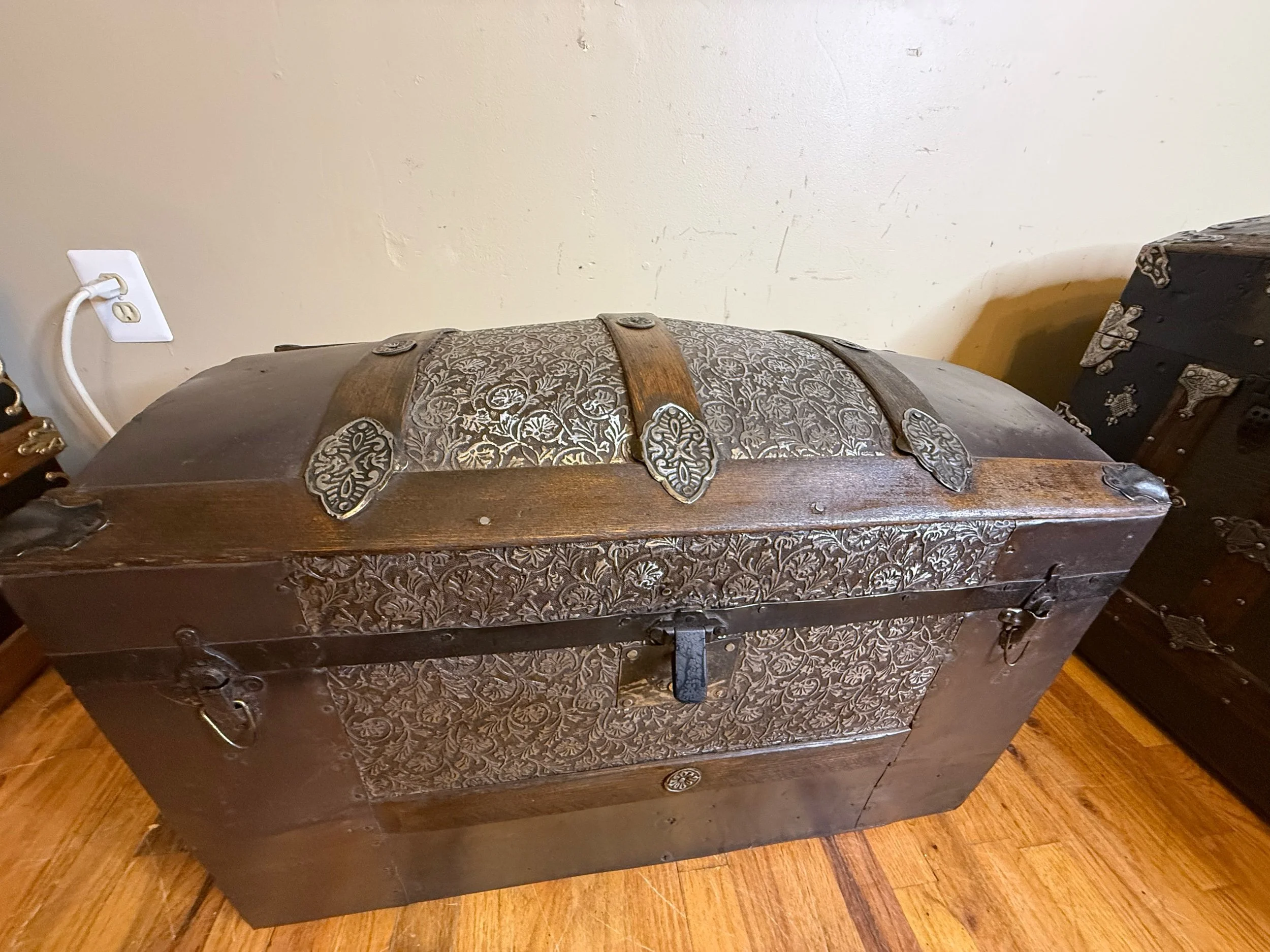 Late 1800s Saratoga trunk with embossed tin exterior