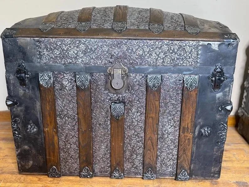 All-original 1800s Victorian steamer trunk. A true heritage "survivor" piece with authentic weathered canvas and wood patina, Restored for the discerning collector.