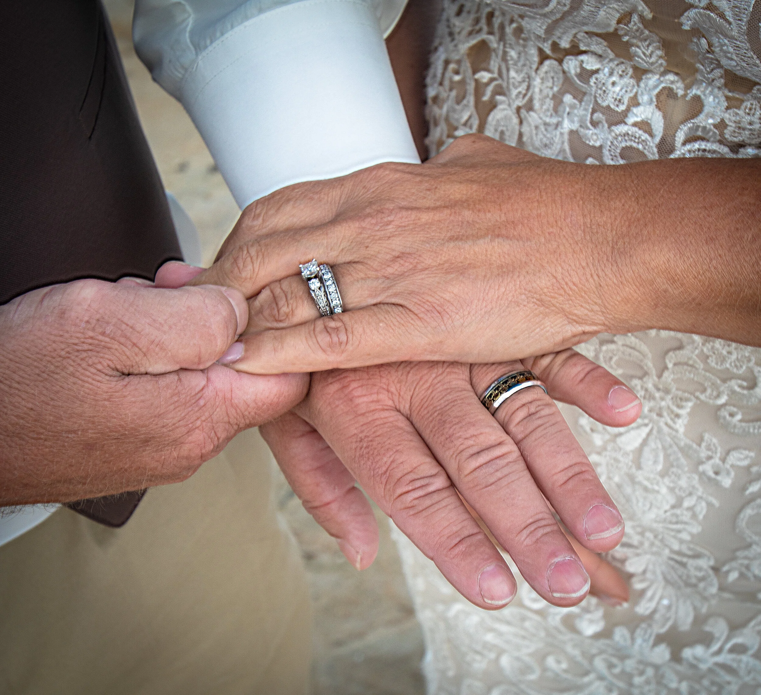   Annamarie’s Review:    I could not of asked for a better photographer to do my wedding.  If I had one word to describe Shoreportraits and Dennis it would be PERFECT!!!”   