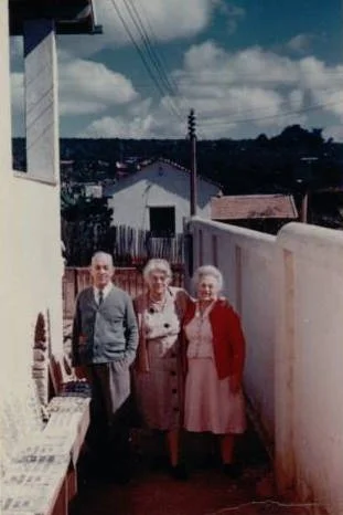 Andrew, Jennie and Jennie's sister Nellie in Brazil. They were in Belo Horizonte. 