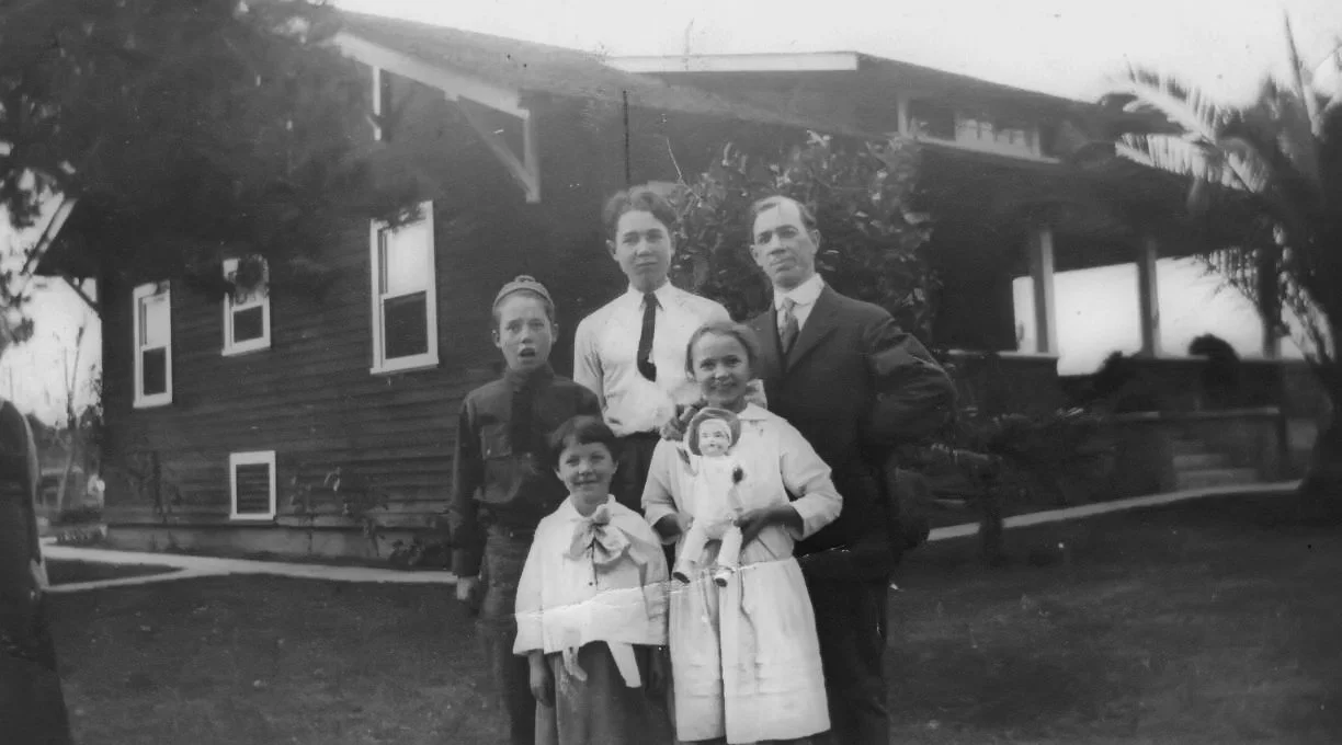 Andrew with children after Sadie passed away, 1919. 