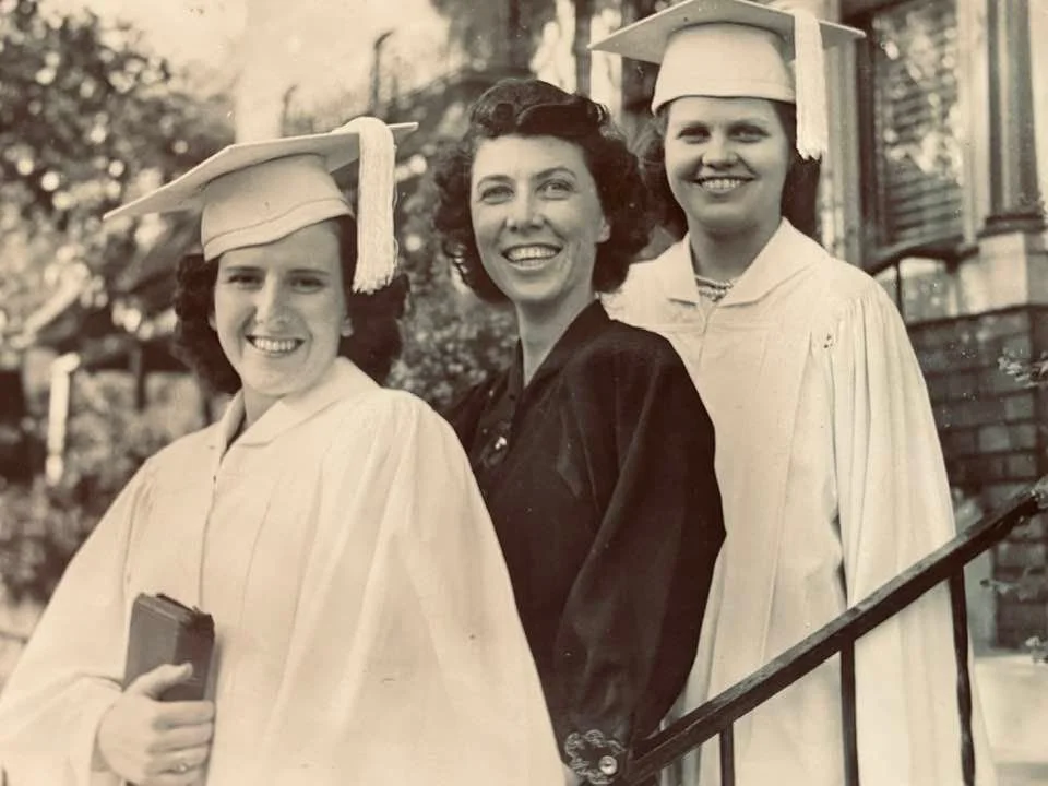 A.E. Mitchell's daughter Jean Mitchell Wilhelmsen with Biola students