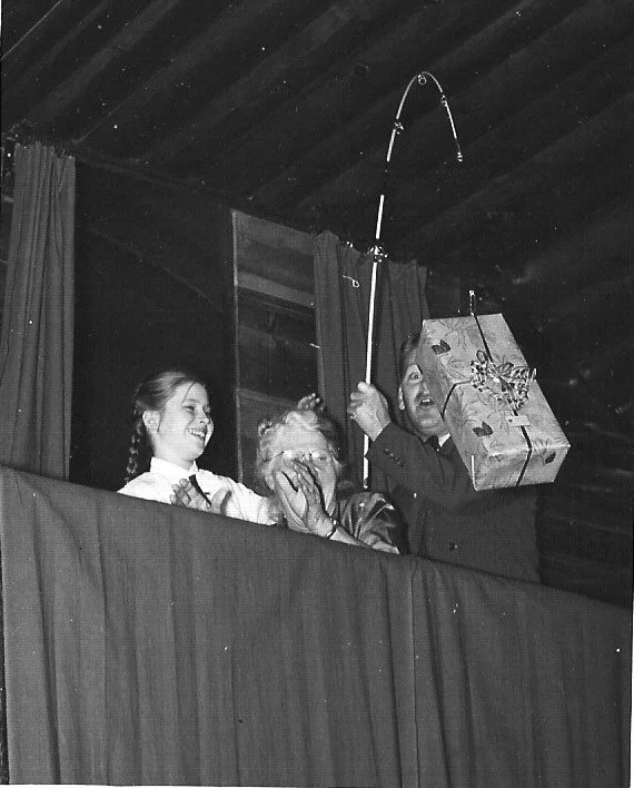 Jennie with granddaughter Anne playing "fish"