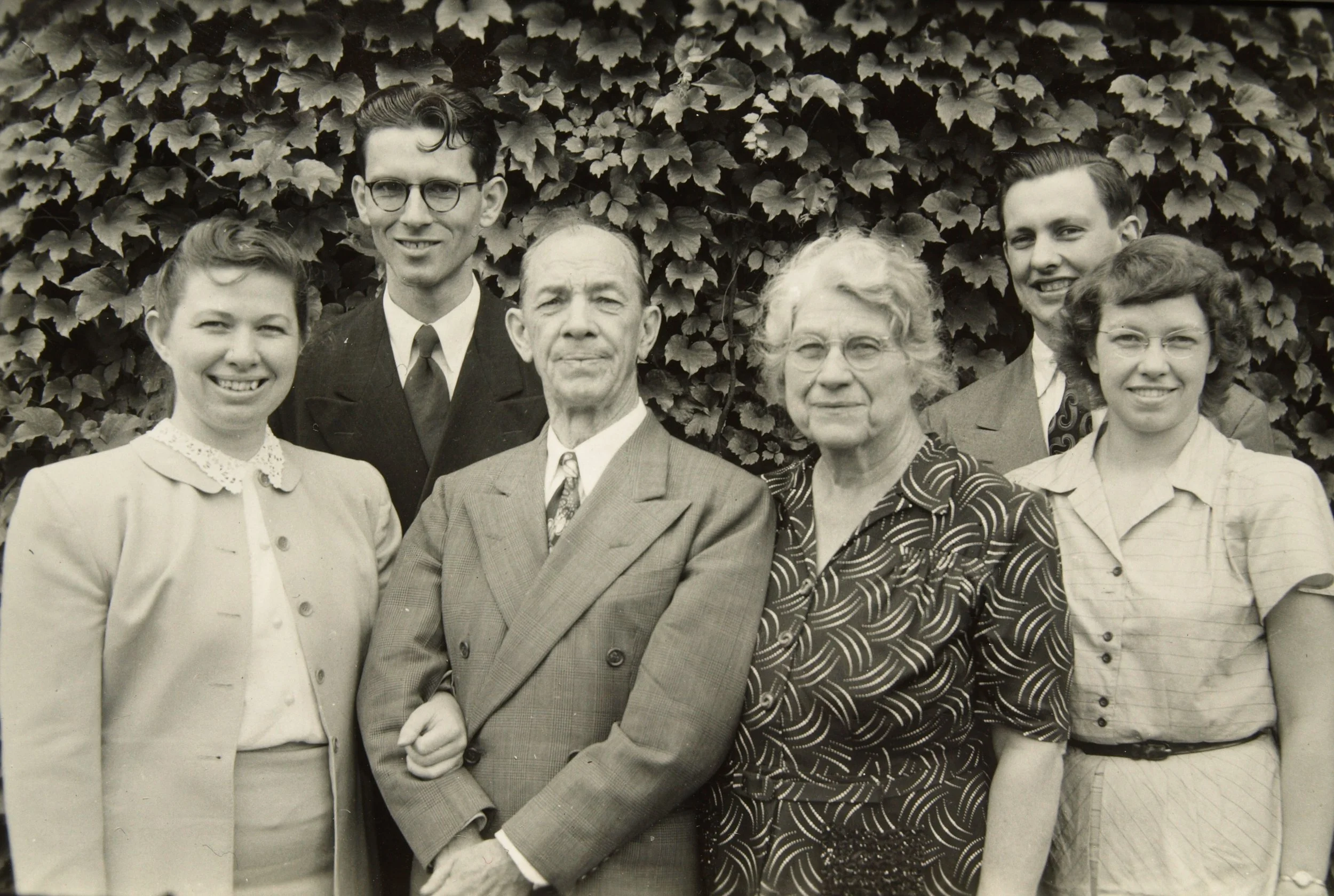 Andrew and Jennie with their daughters Marietta and Esther, and their husbands Joe Smith, and Murray Russell