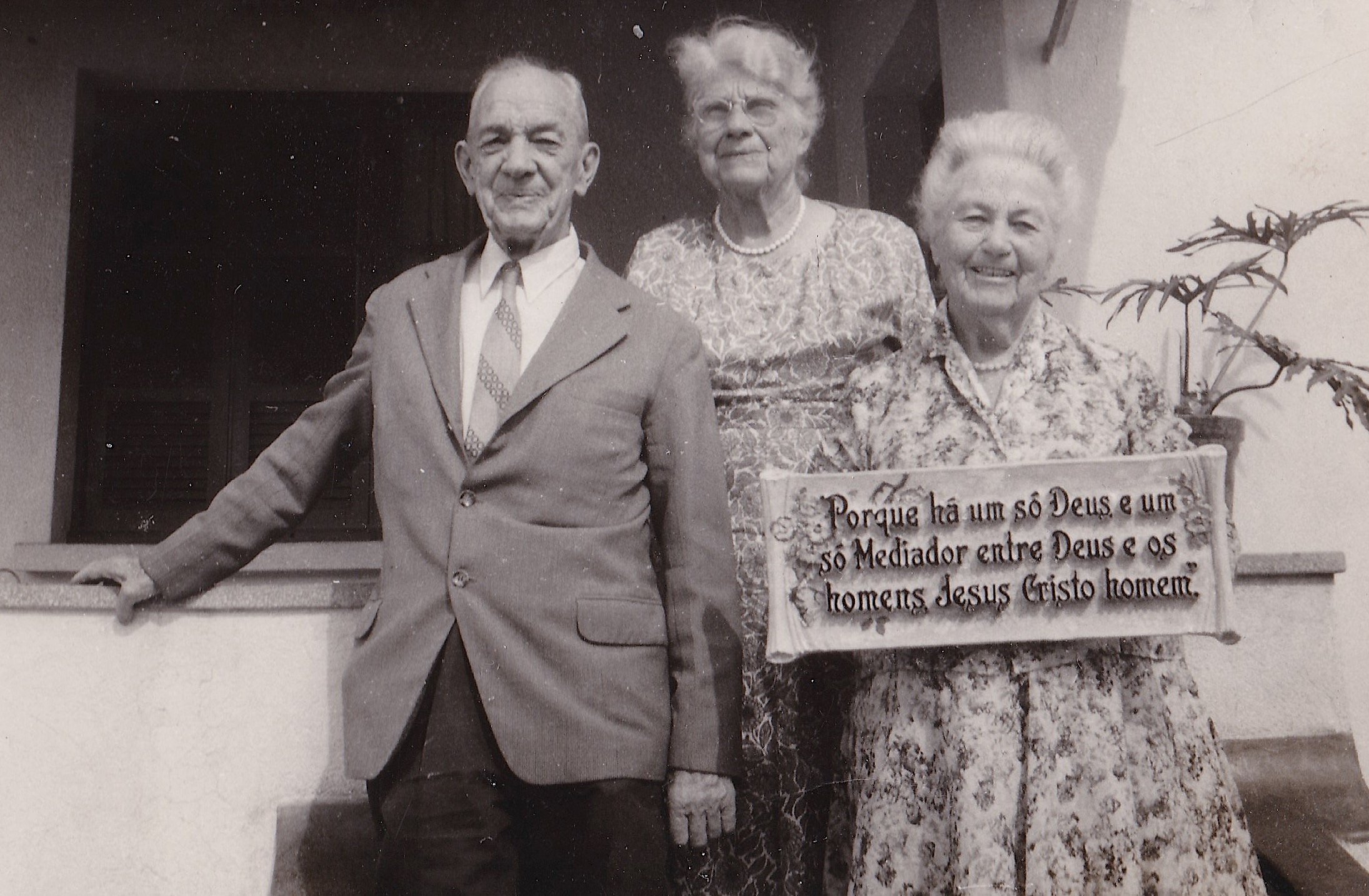 Andrew, Jennie and Jannie's sister Nellie in Brazil, 1960. The plaque is in Portuguese. 