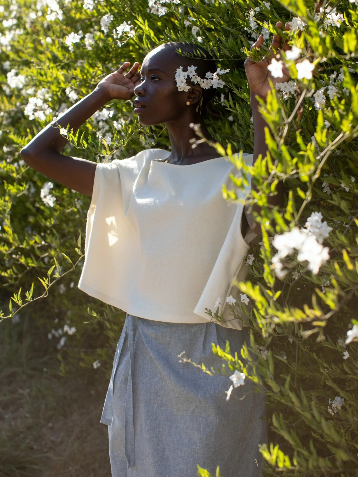 Earth Strong🌎 Happy Earth Day🤍

Cali Box Top made from #climatebeneficialwool @lanislana_wool @fibershed_ 
Photo @paigegreenphoto