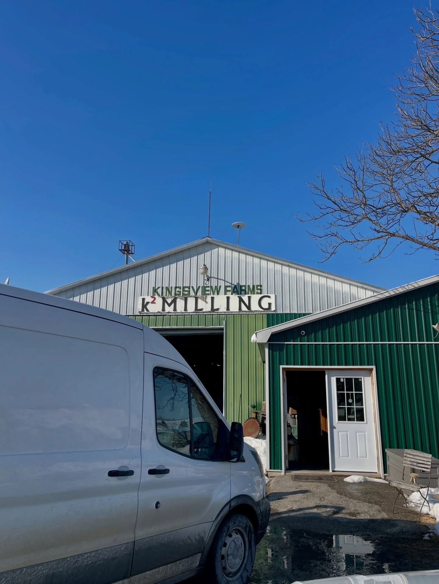 a flokk of kustomers at k2

what a blessing to have a talented miller right here in Ontario. 
local flour with flavour.