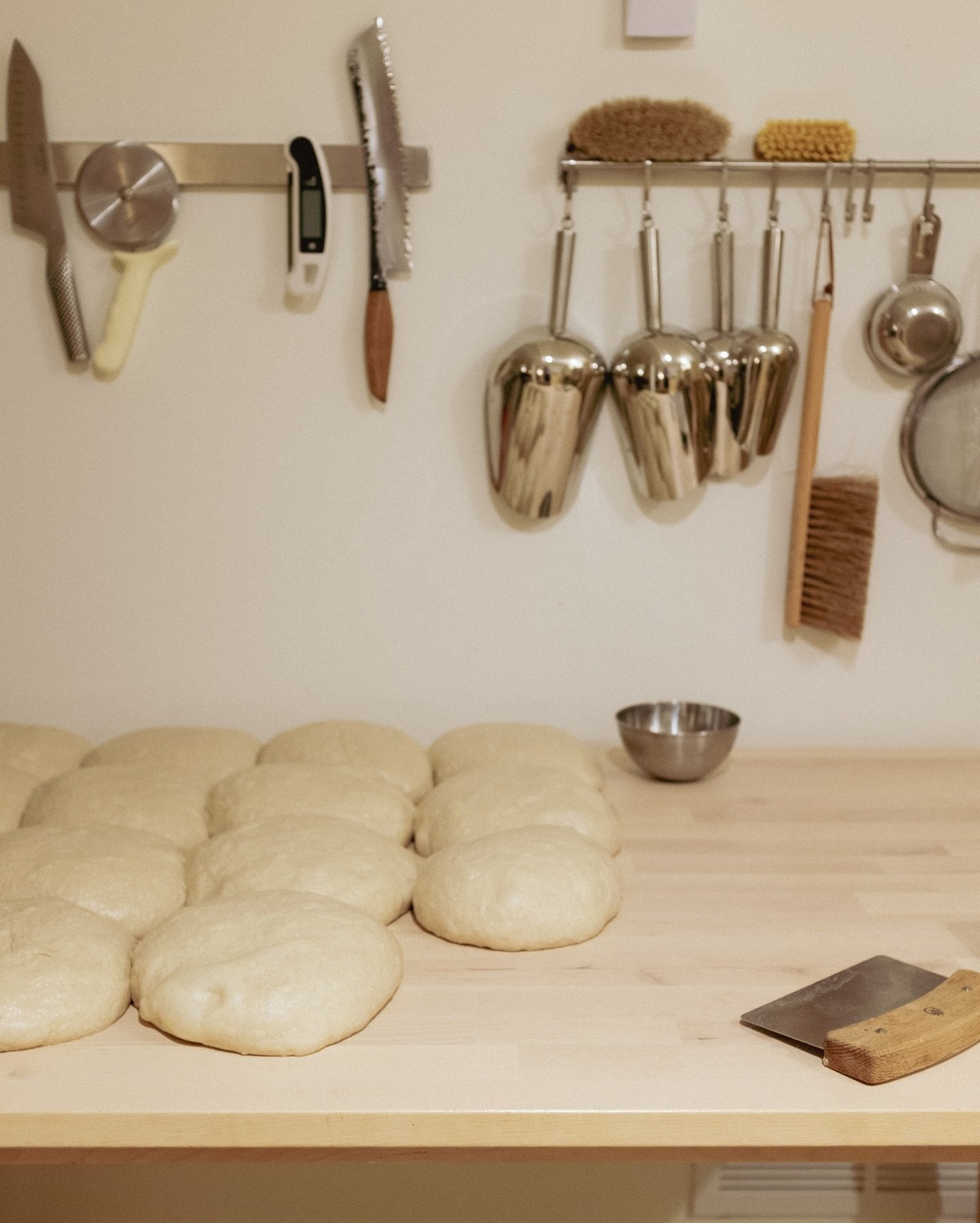 a special mid week bake
orders are open for saturday

#sourdough #caledon #haltonhills