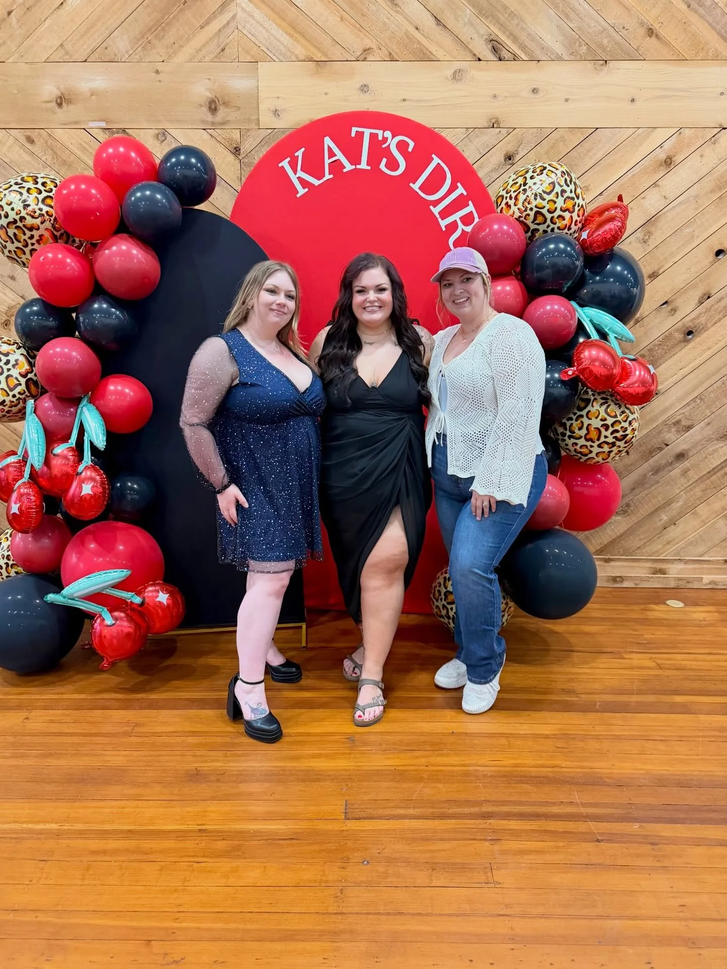 Turning party visions into full experiences. ✨

Even if it starts with a little creative chaos.

KAT&rsquo;S DIRTY THIRTY
💋🎱🐆

I had such a fun opportunity to work with @katjeskeco to bring her Dirty Thirty celebration to life. What started as a F