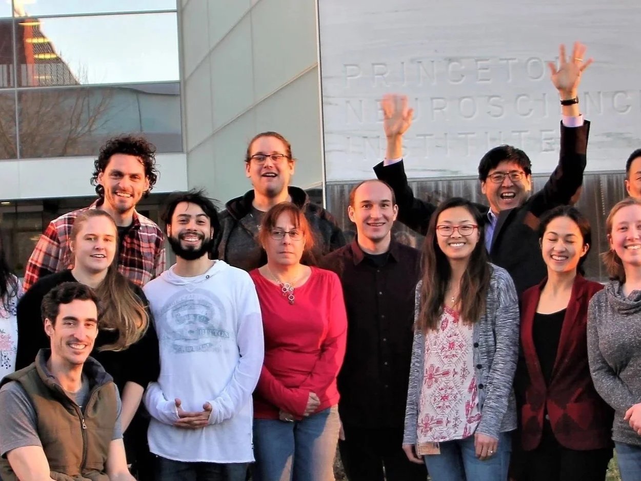 Sam Wang group photo with his lab.