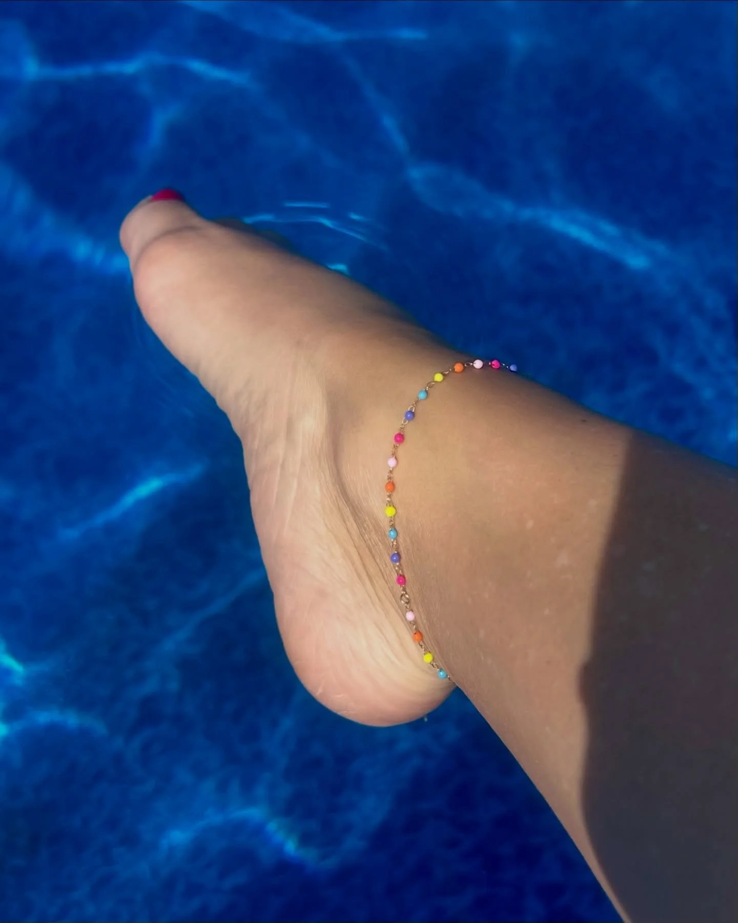 The perfect summer accessory doesn&rsquo;t exi&mdash;

Oh wait. 😍☀️

Pool days, vacations, matching bracelets, and colorful chains that go with everything. Permanent jewelry was made for summer. ✨💖

#PinkandChain #PittsburgKS #PittKS #PermanentJewe