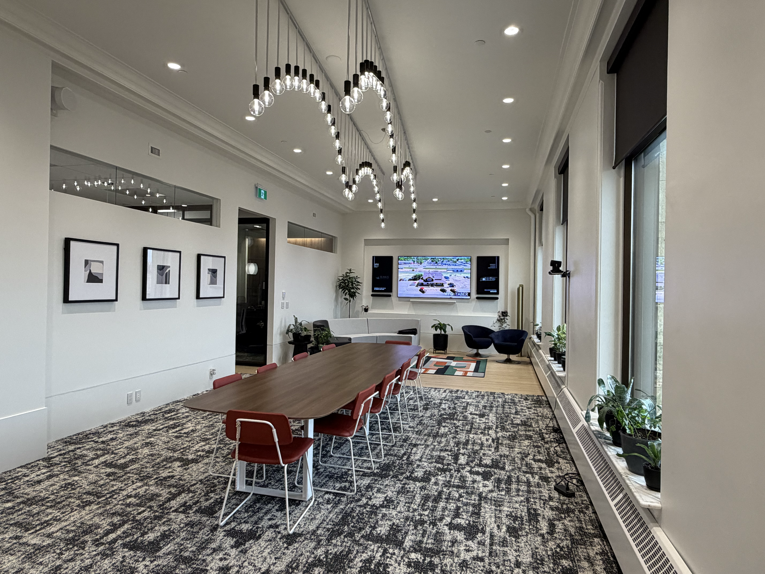 Sumus Studios - Commercial studio and office construction.