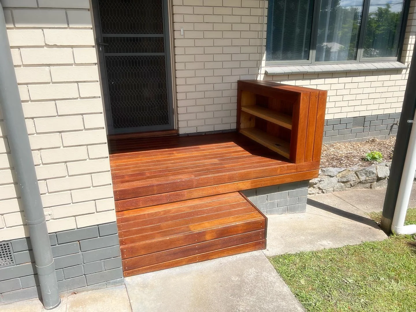 Looking to add a touch of elegance to your home entrance? Why not consider enhancing it with stunning Merbau decking? Its rich, warm tones and natural beauty will not only elevate the appearance of your entrance but also provide a durable and long-la