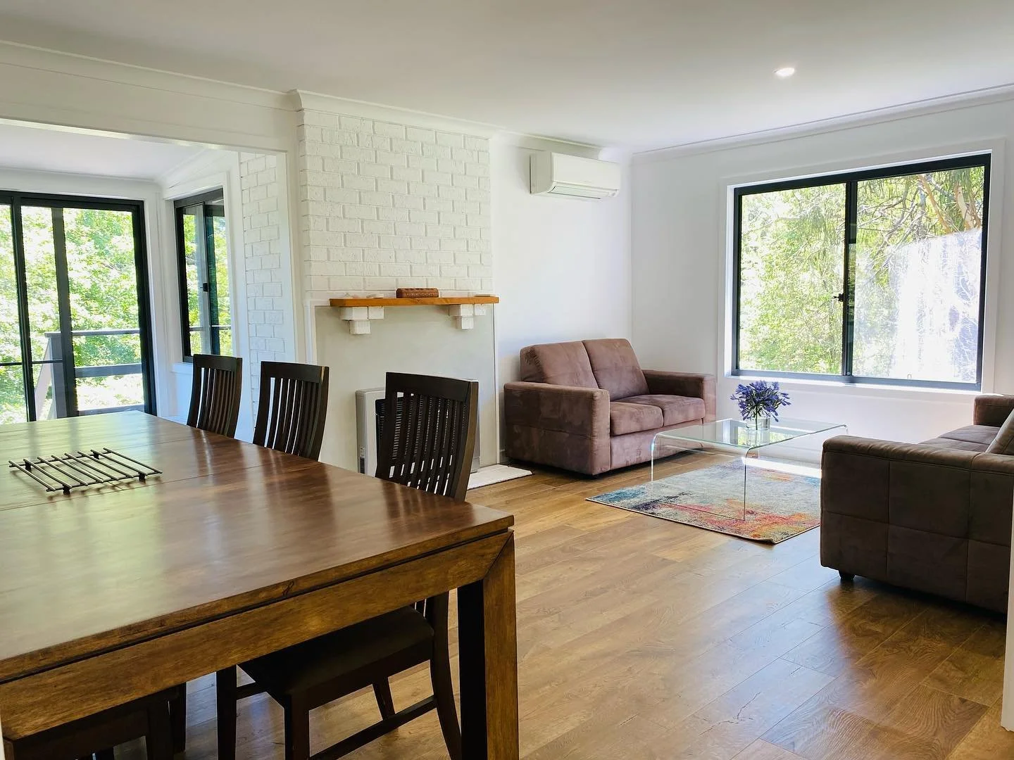 Living-room renovation
#carpentry 
#finishcarpentry 
#flooring 
#rendering 
#painting