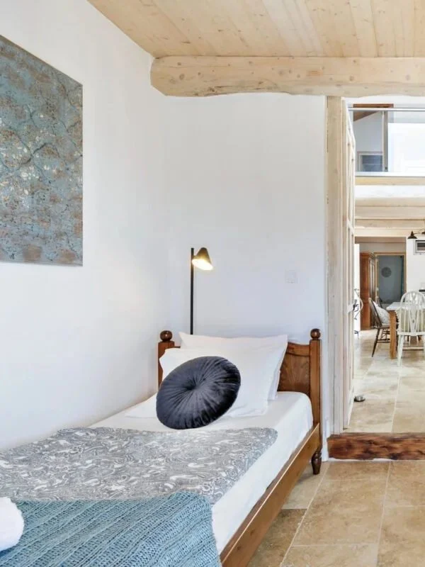 single retreat room