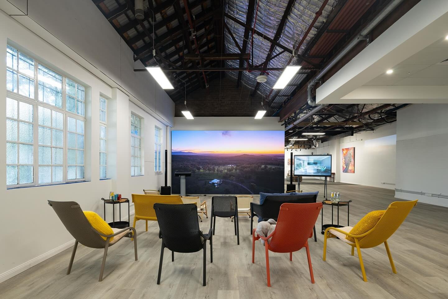 Step Into InSpace: Where Ideas Take Center Stage

Looking for a dynamic venue that blends industrial charm with cutting-edge tech? InSpace at Eclipse House offers the perfect setting for meetings, events, and creative sessions. With a striking LED sc