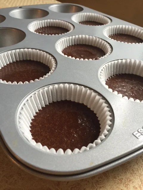 Chocolaty PALEO Cupcakes with Chocolate Ganache - POUR