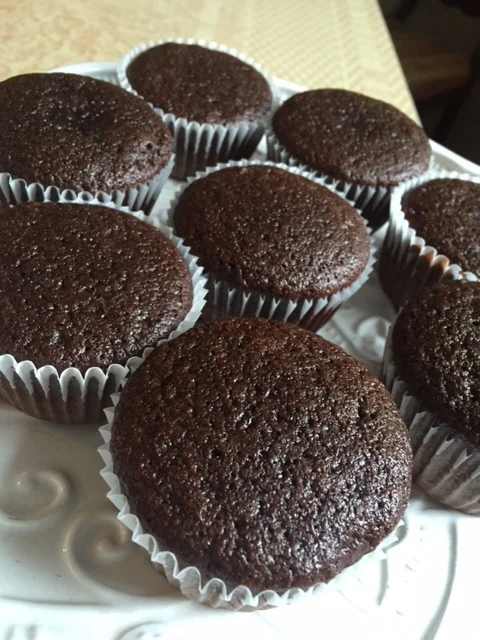 Chocolaty PALEO Cupcakes with Chocolate Ganache - BAKE