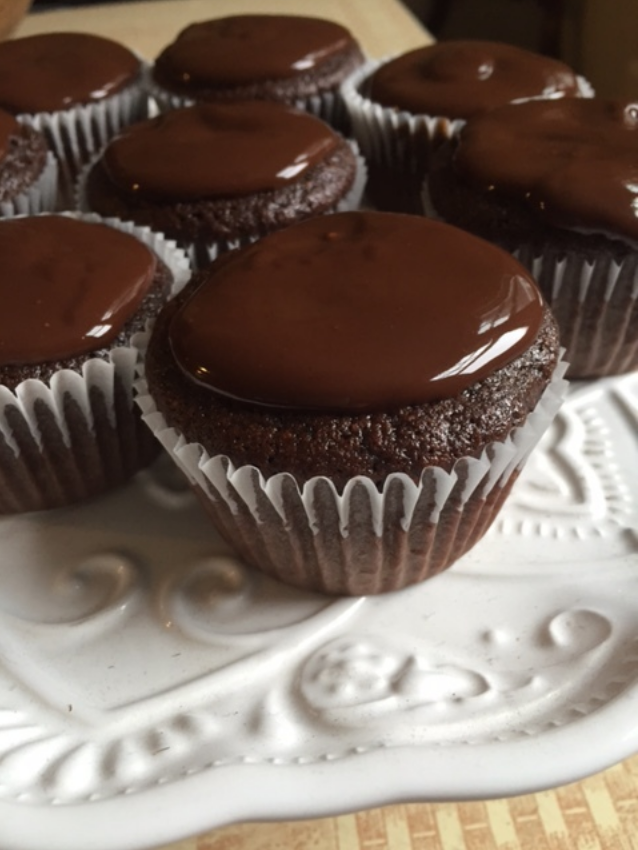 Chocolaty PALEO Cupcakes with Chocolate Ganache