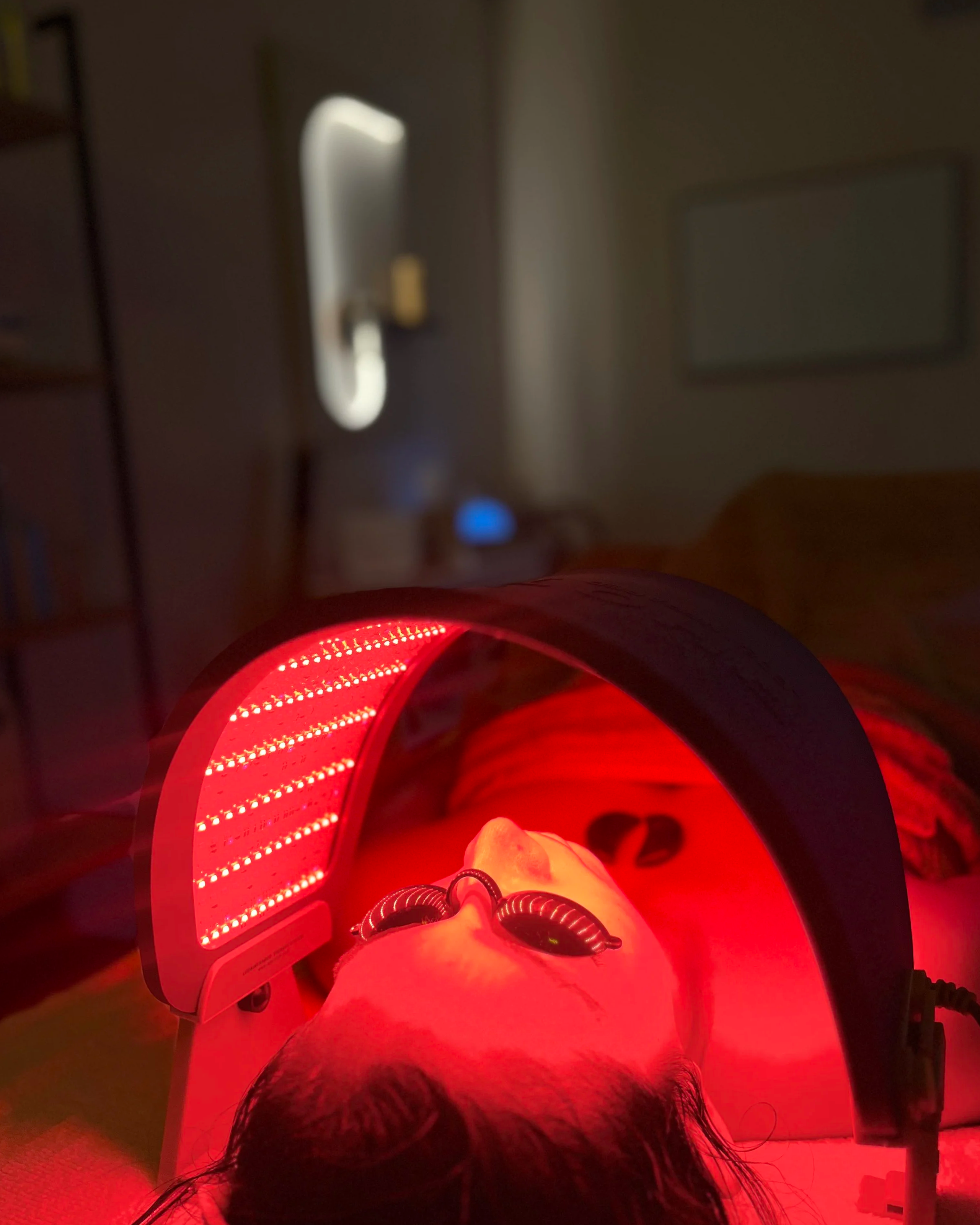 holistic buccal facial with red light therapy