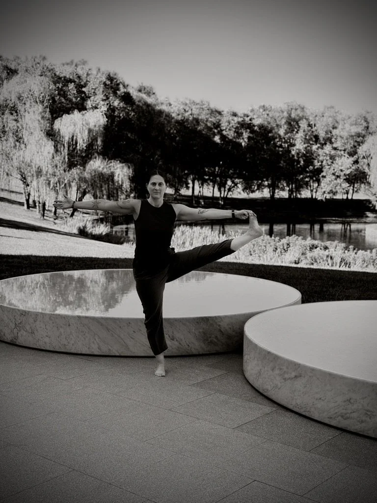 carrie in full big toe pose at glenstone museum