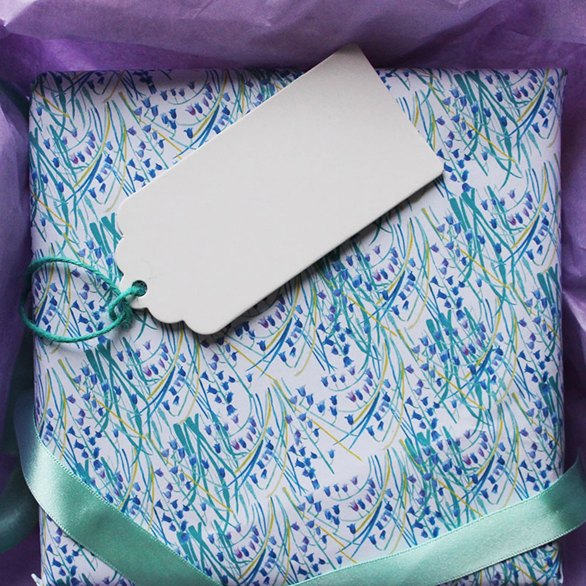 Giftwrap_bluebells_nd_2018.jpg