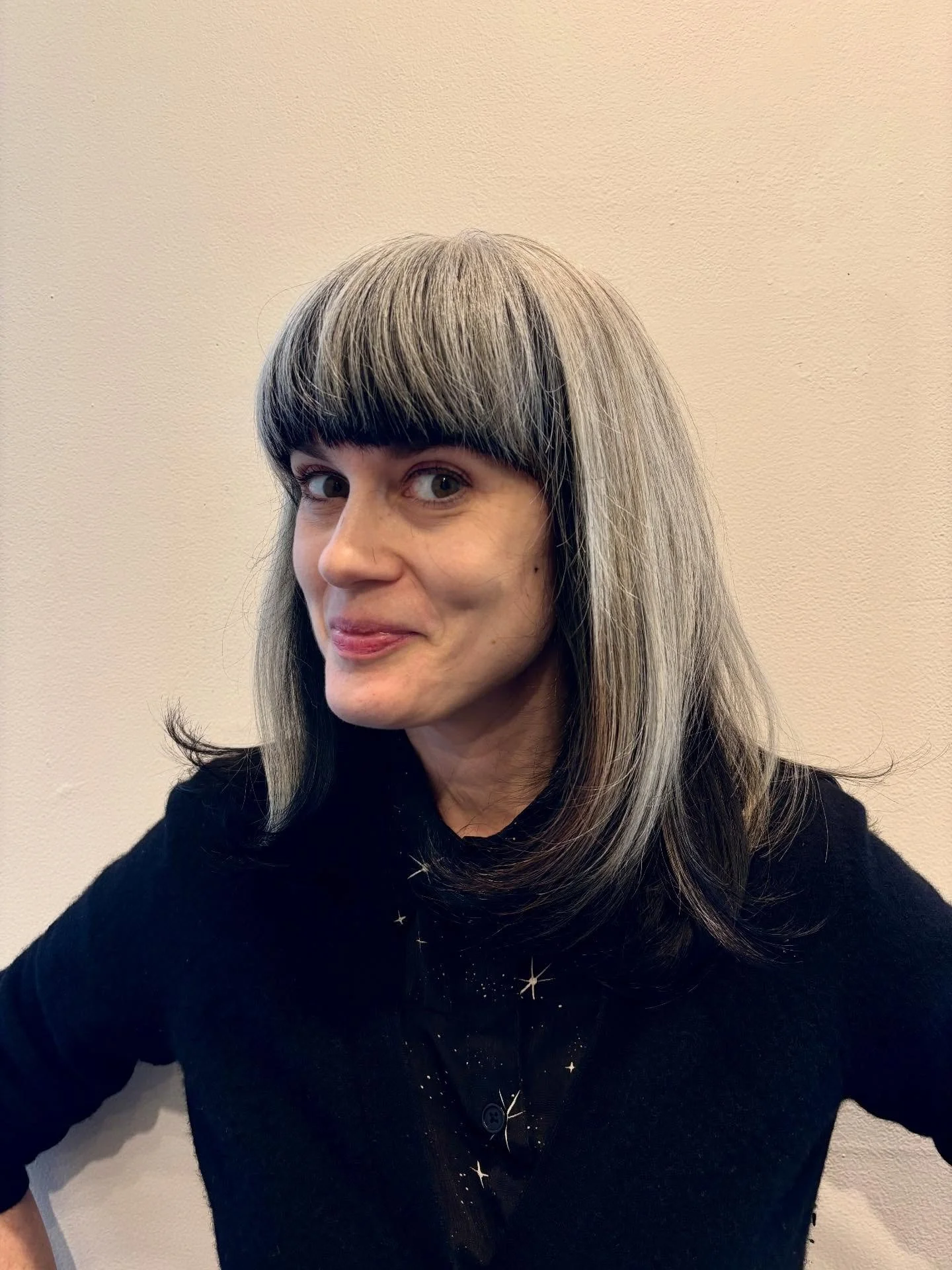 🖤🤍 Happy Hump Day🤍🖤
#colorblock #blackandwhite #bangs #eastvillagenyc