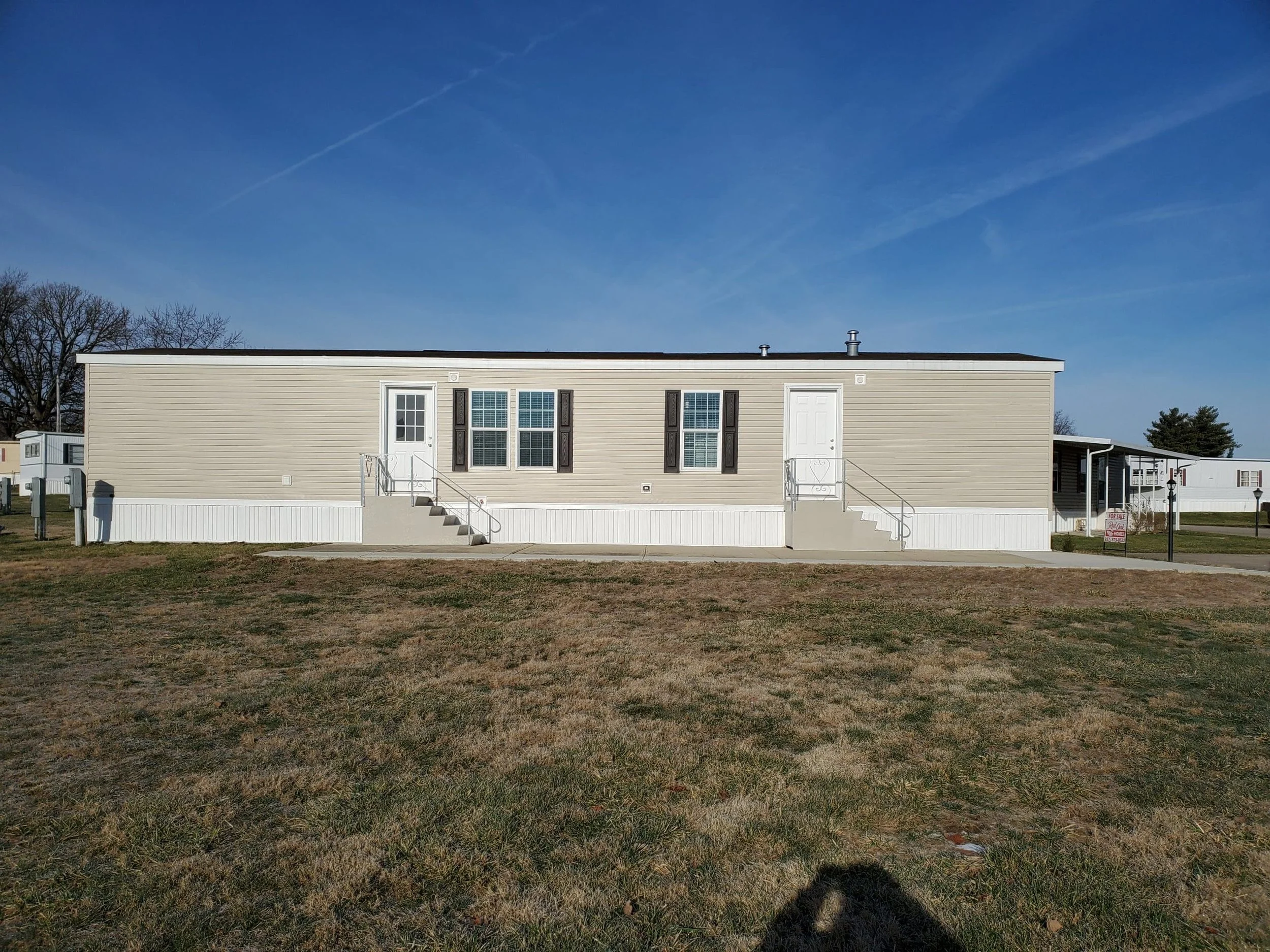 Manufactured home at Red Oak Mobile Home Park in Fairborn Ohio