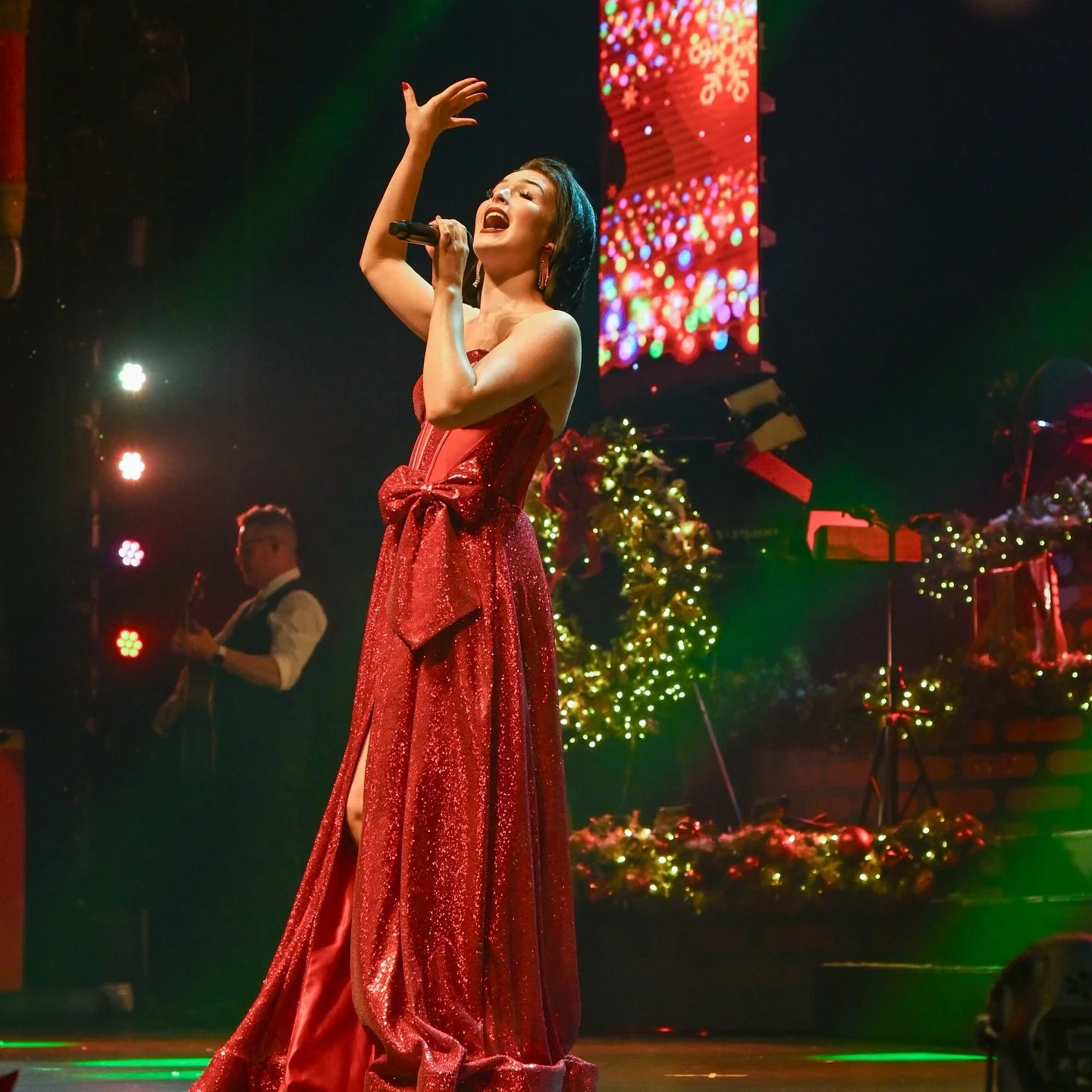 Recently&hellip;🤎👜🥐☕️🧥
Ft. the beauty blender my dog destroyed