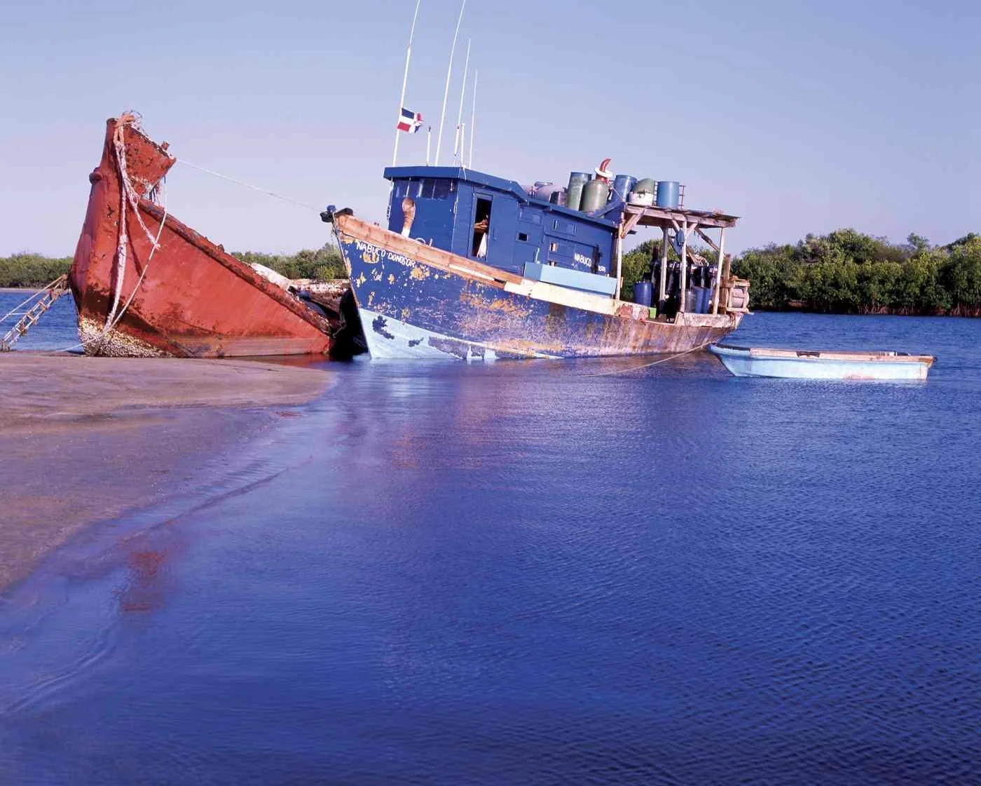 Pesquero en Estero Balsa, Manzanillo. 2007