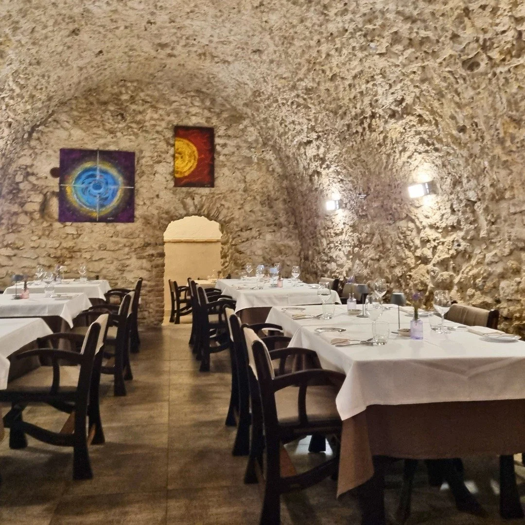 𝐌𝐨𝐦𝐞𝐧𝐭𝐢 𝐝𝐚 𝐜𝐨𝐧𝐝𝐢𝐯𝐢𝐝𝐞𝐫𝐞, 𝐬𝐚𝐩𝐨𝐫𝐢 𝐝𝐚 𝐫𝐢𝐜𝐨𝐫𝐝𝐚𝐫𝐞 ✨

Ogni momento &egrave; fatto per essere condiviso tra risate, chiacchiere e brindisi...
In Cantina siamo sempre pronti per vivere insieme il piacere dello stare a tavo