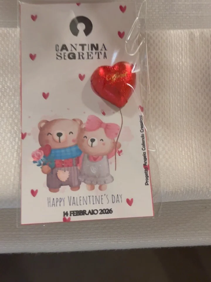 San Valentino passa.
Le emozioni restano.

A Cantina Segreta l&rsquo;amore non &egrave; una data,
ma un gesto quotidiano: nella manualit&agrave;, nel silenzio della cucina e nei dettagli che arrivano al piatto.

Per chi cerca emozioni, non occasioni.