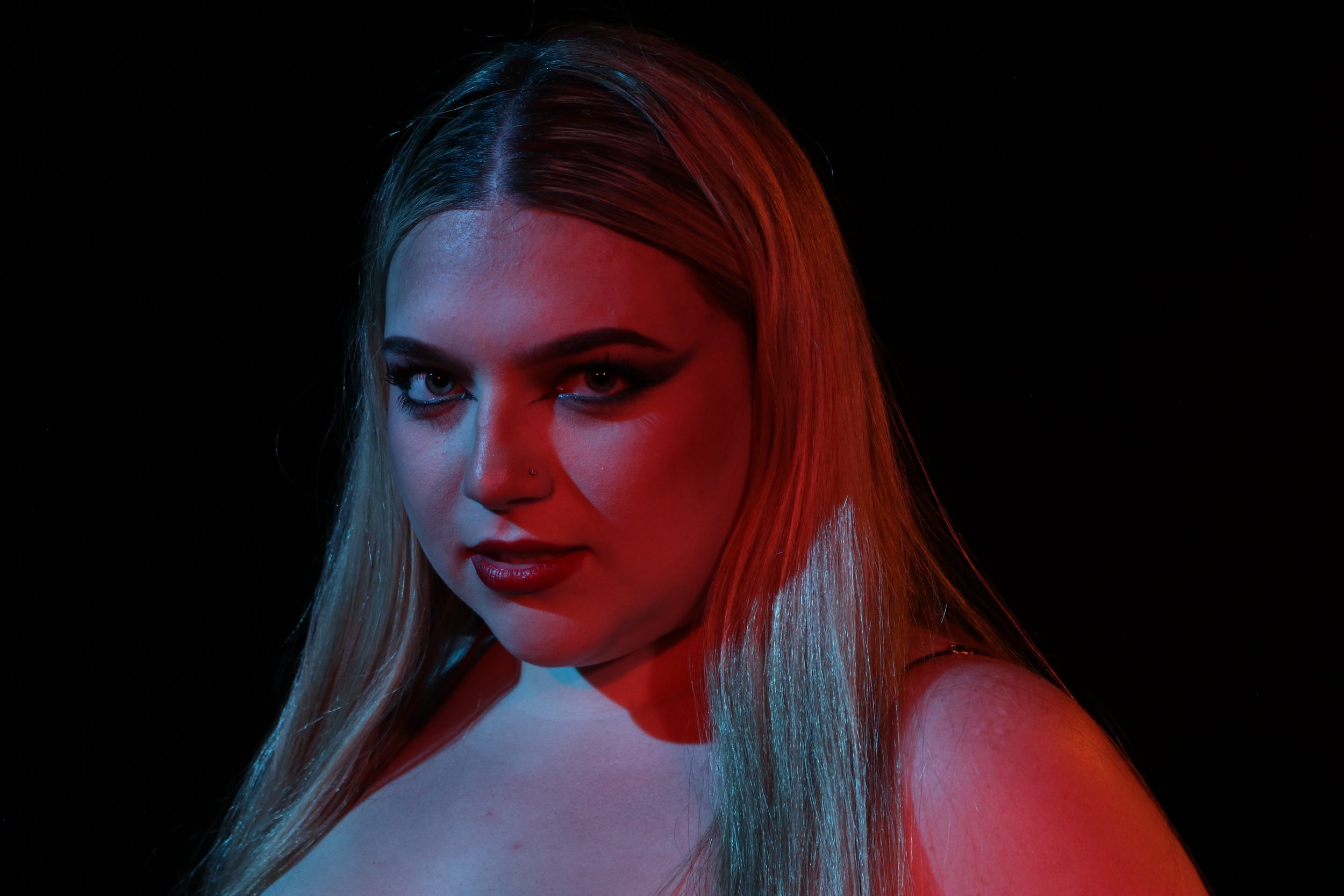 From a photoshoot promoting "Chicago", Apr 2023. Velma Kelly

Client: Off Off Broadway (University of South Carolina)
Actor: Paige Brewster