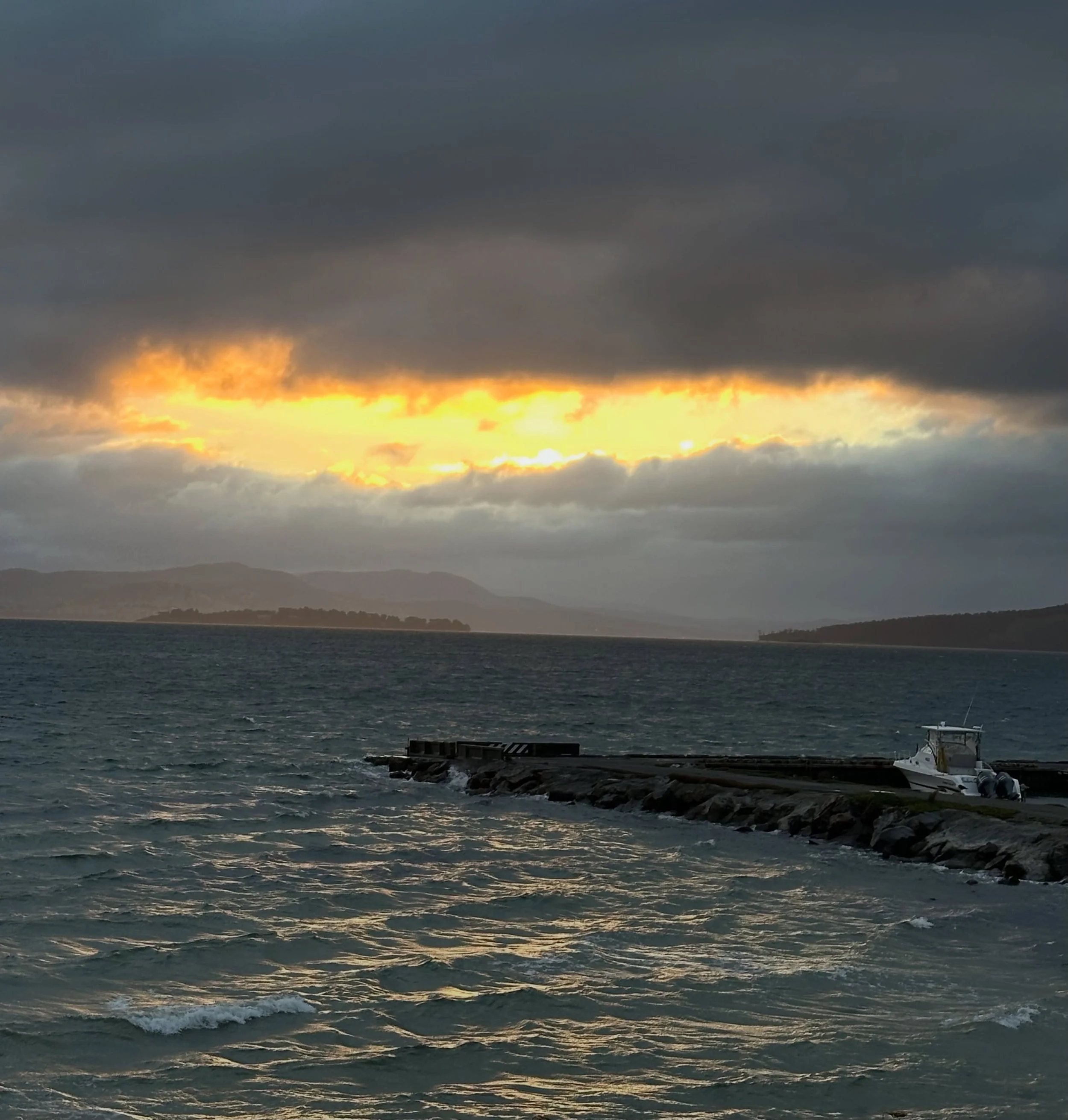 Just for a moment, the sky cracked open over Huon Island. ✨
.
.
.
#brunyisland