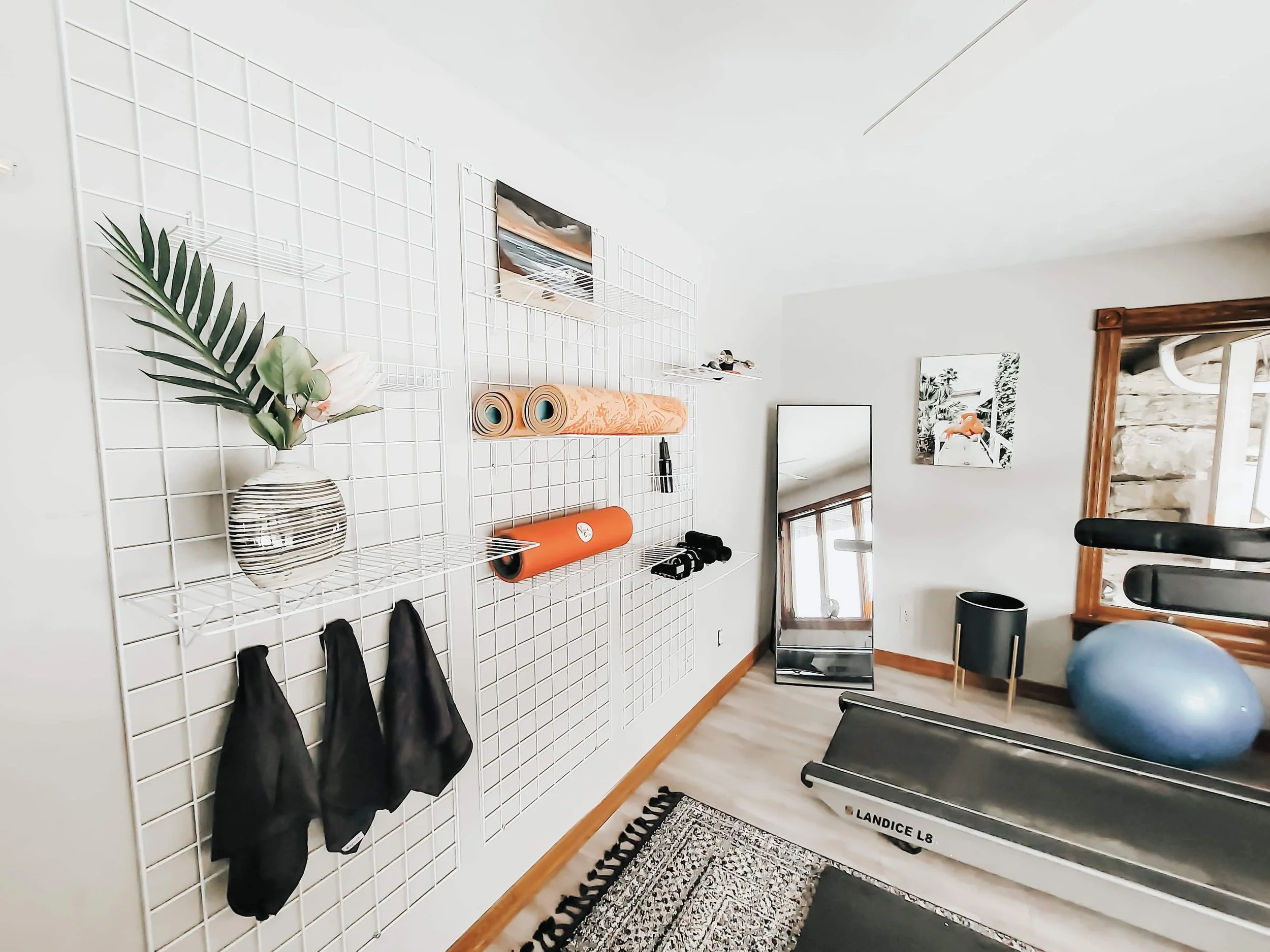 Not shown is the little bench in the entry to sit on for shoes on/offing